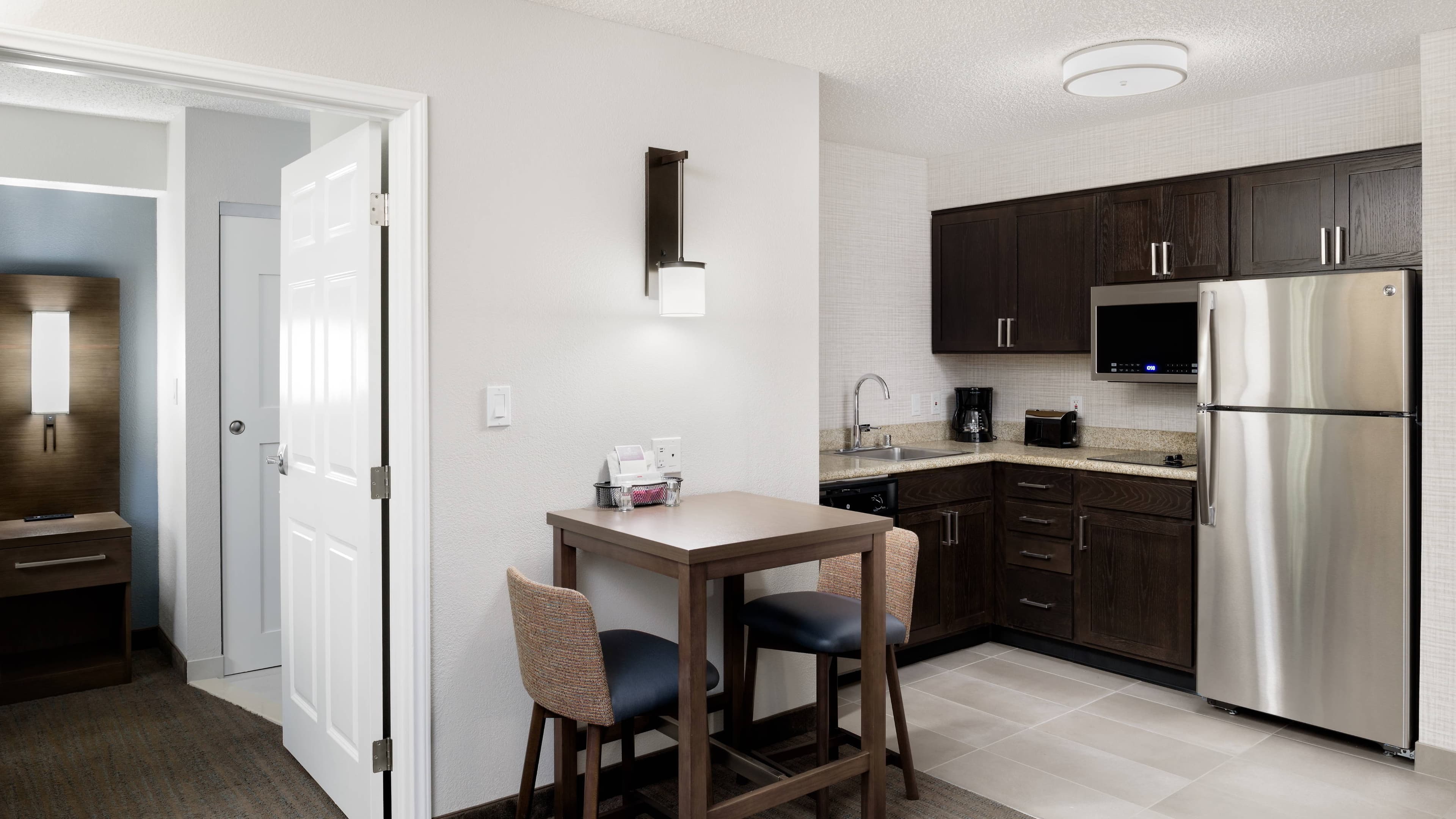 King One Bedroom Suite - Image 5