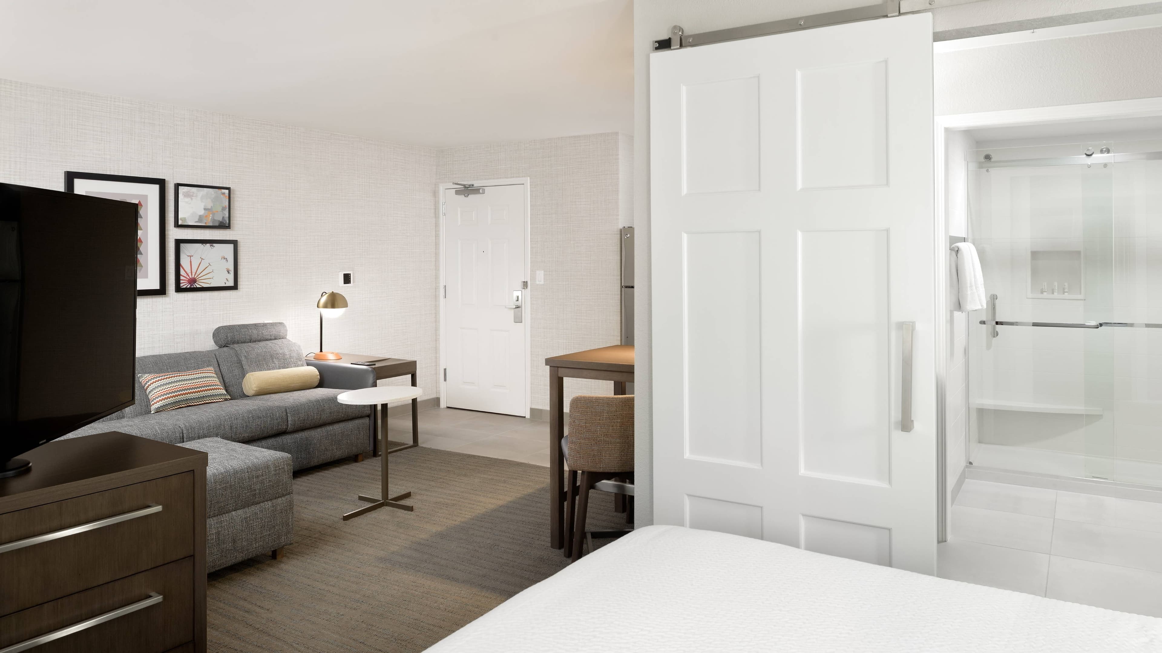 King Studio Suite - Image 6