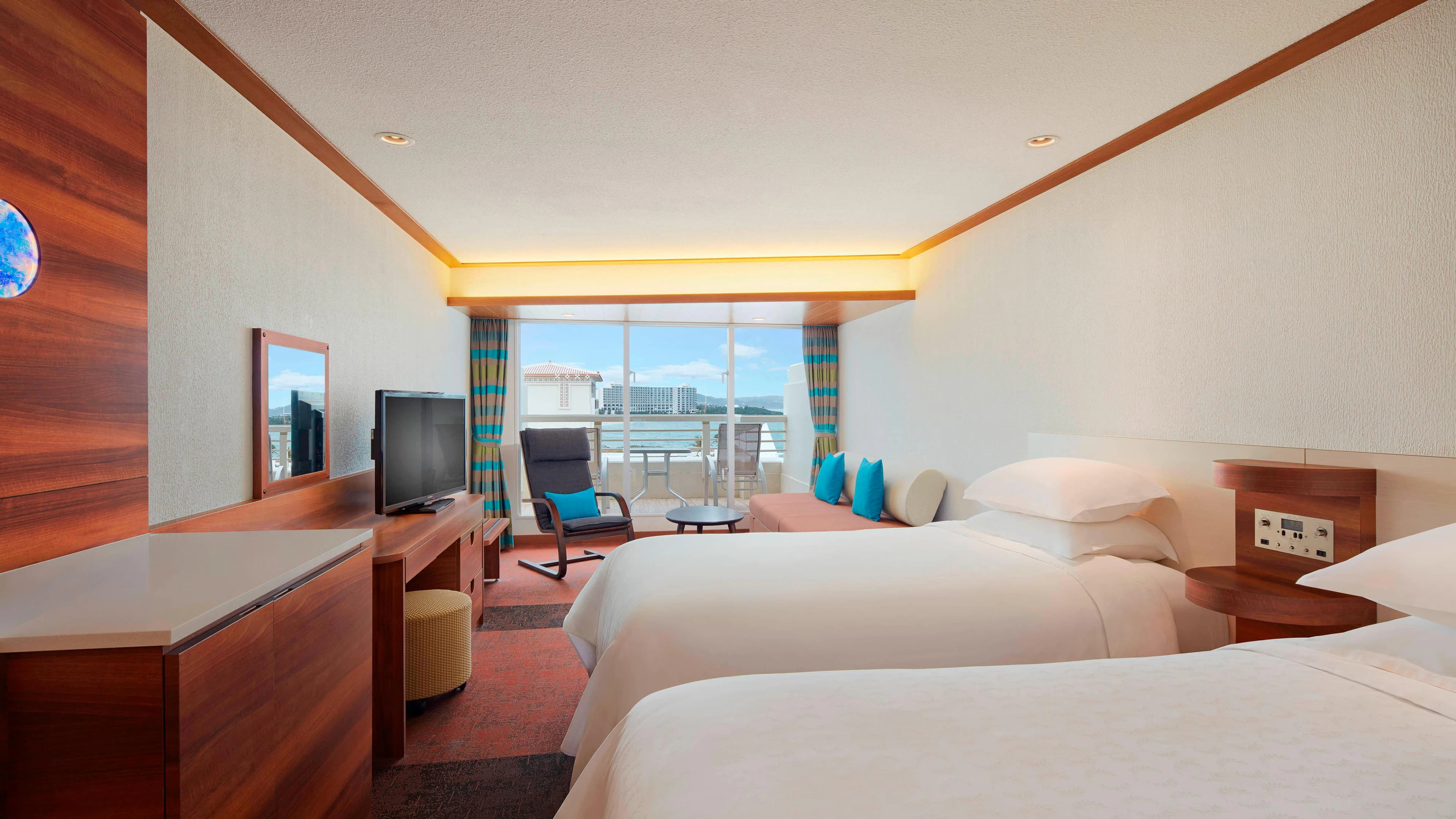 Sheraton Okinawa Sunmarina Resort - Image 4