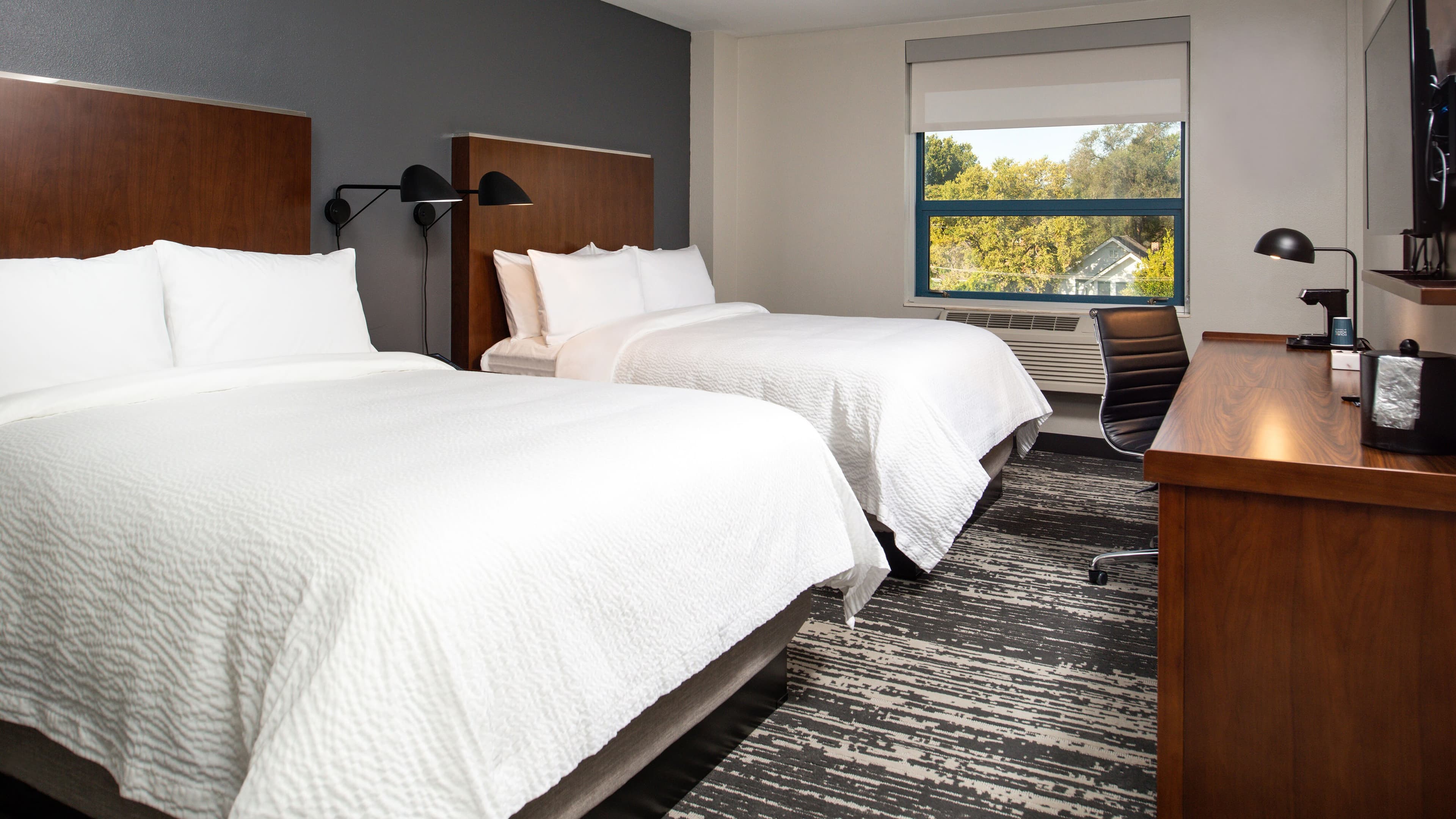 Four Points by Sheraton Omaha Midtown - Image 2