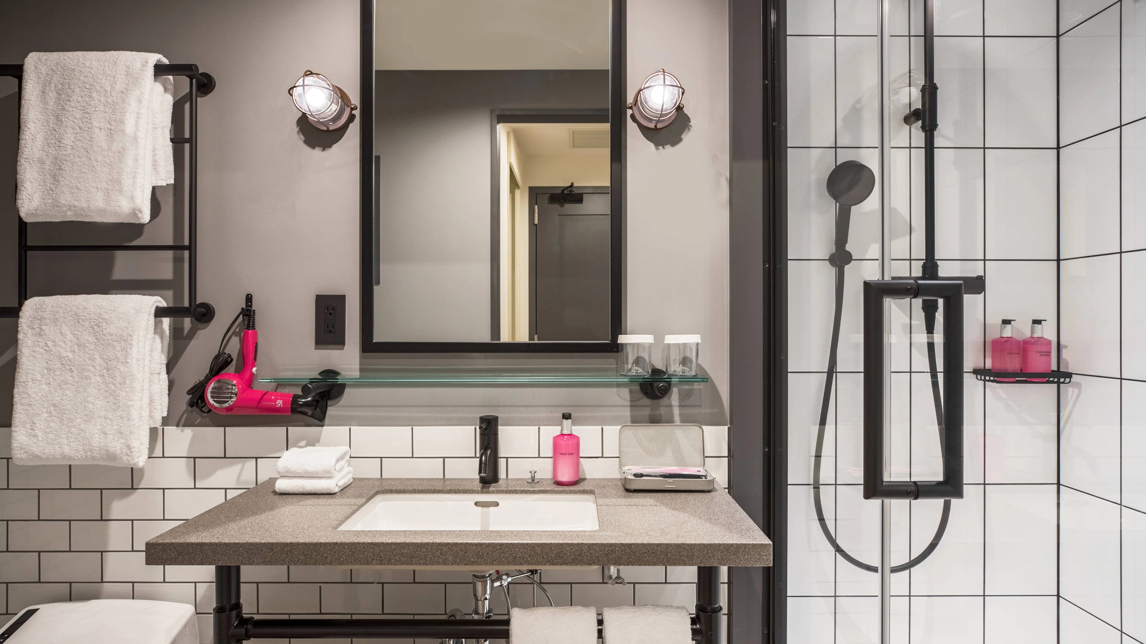 Moxy Guest Room - Image 5