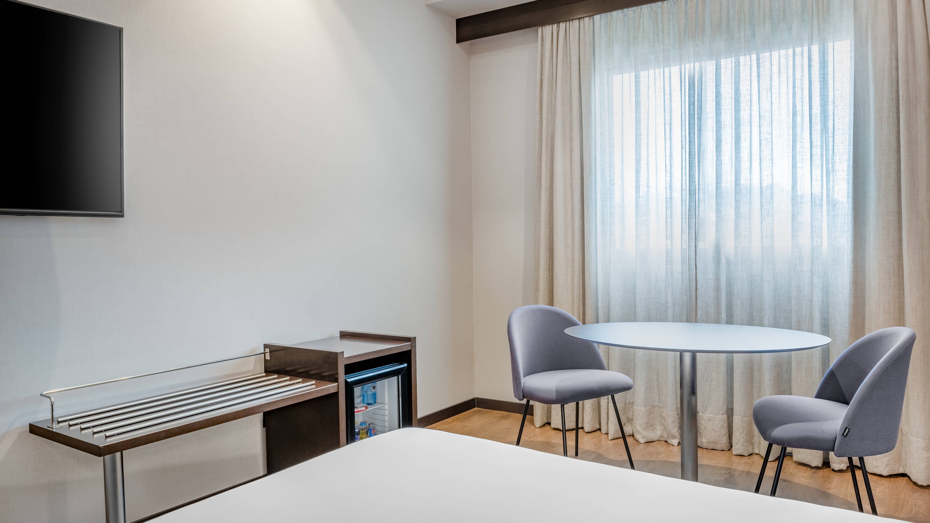 Standard Queen - Image 2