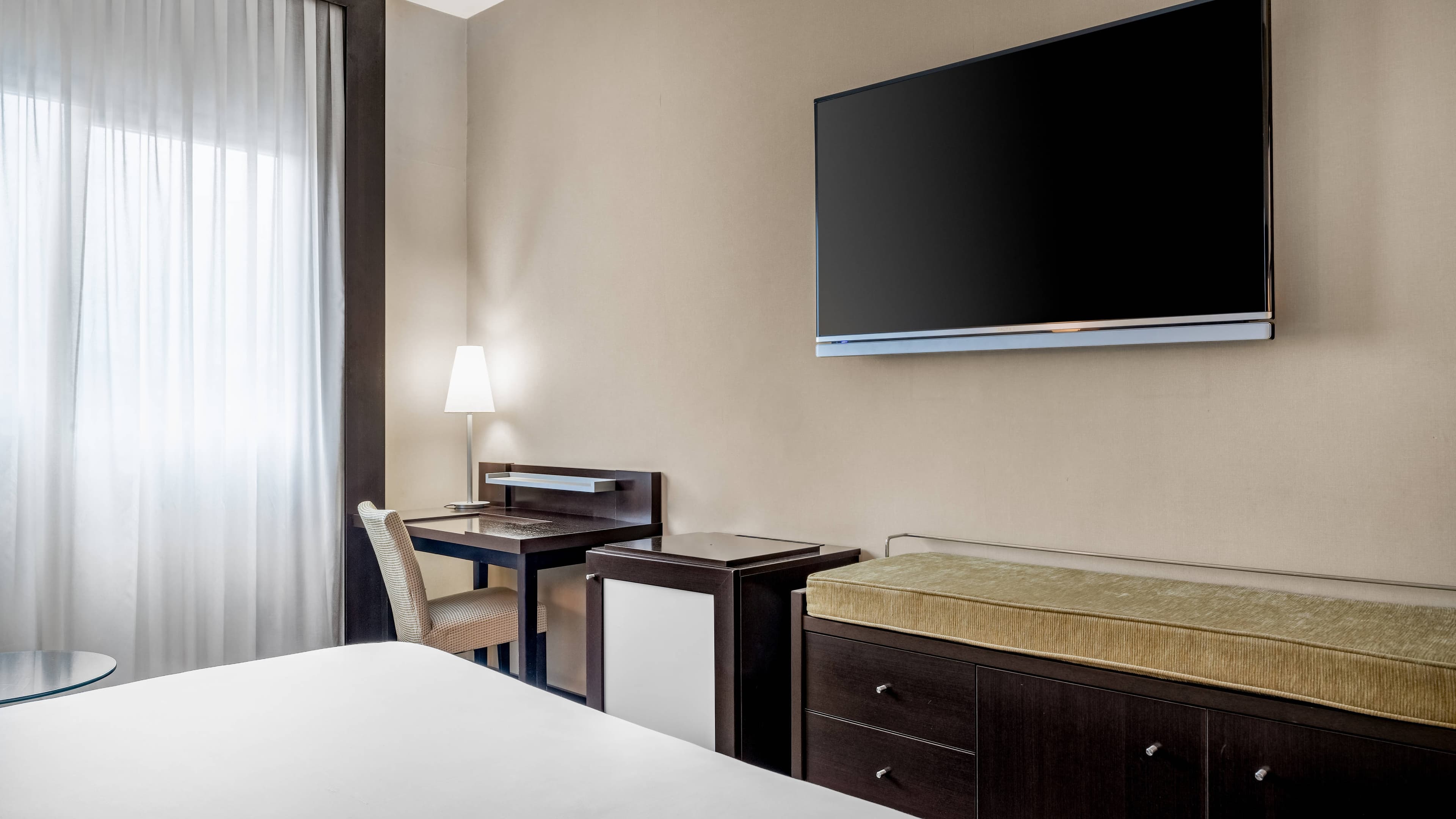 Standard Queen - Image 3