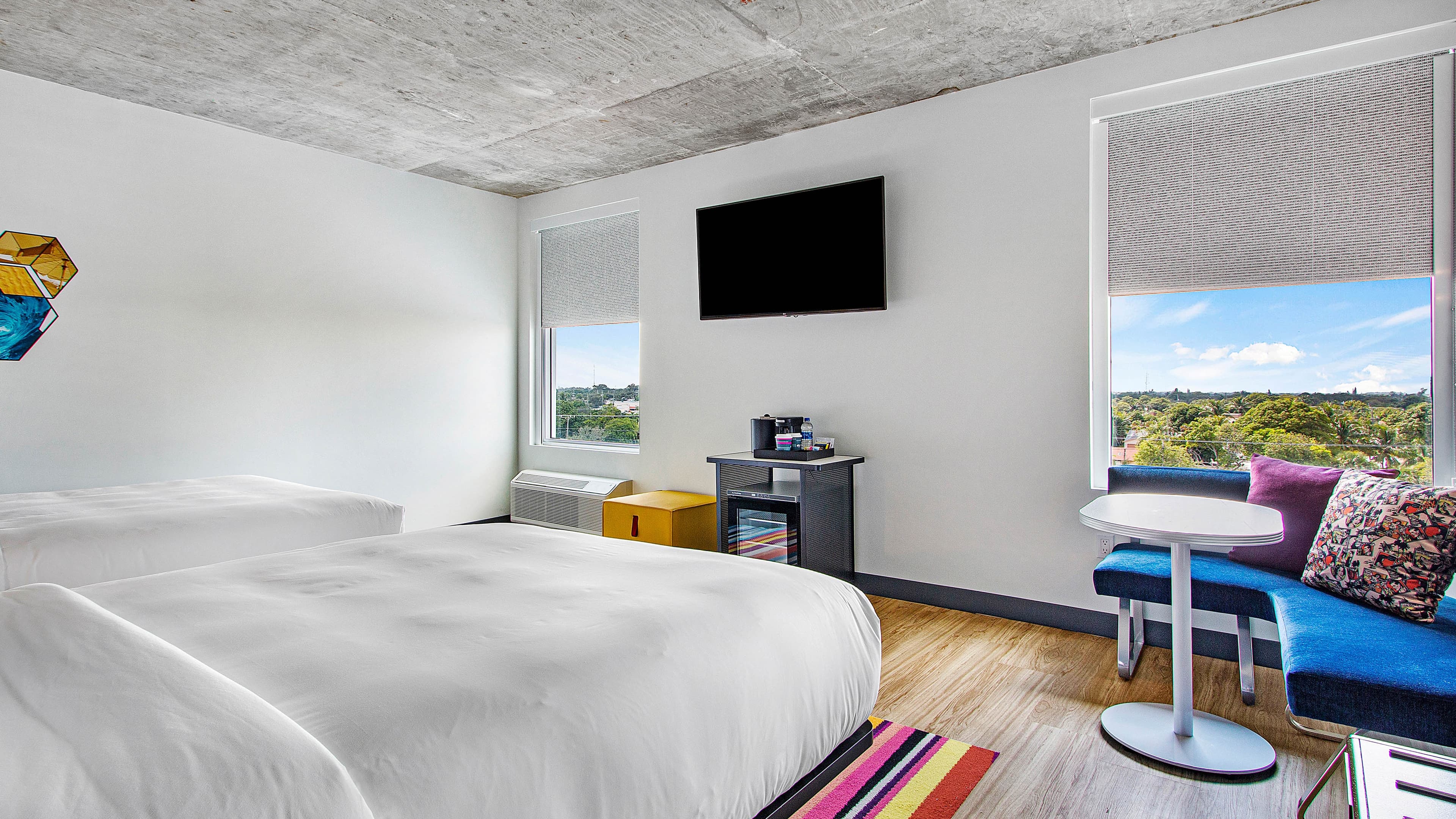 Aloft 2 Queen - Image 1