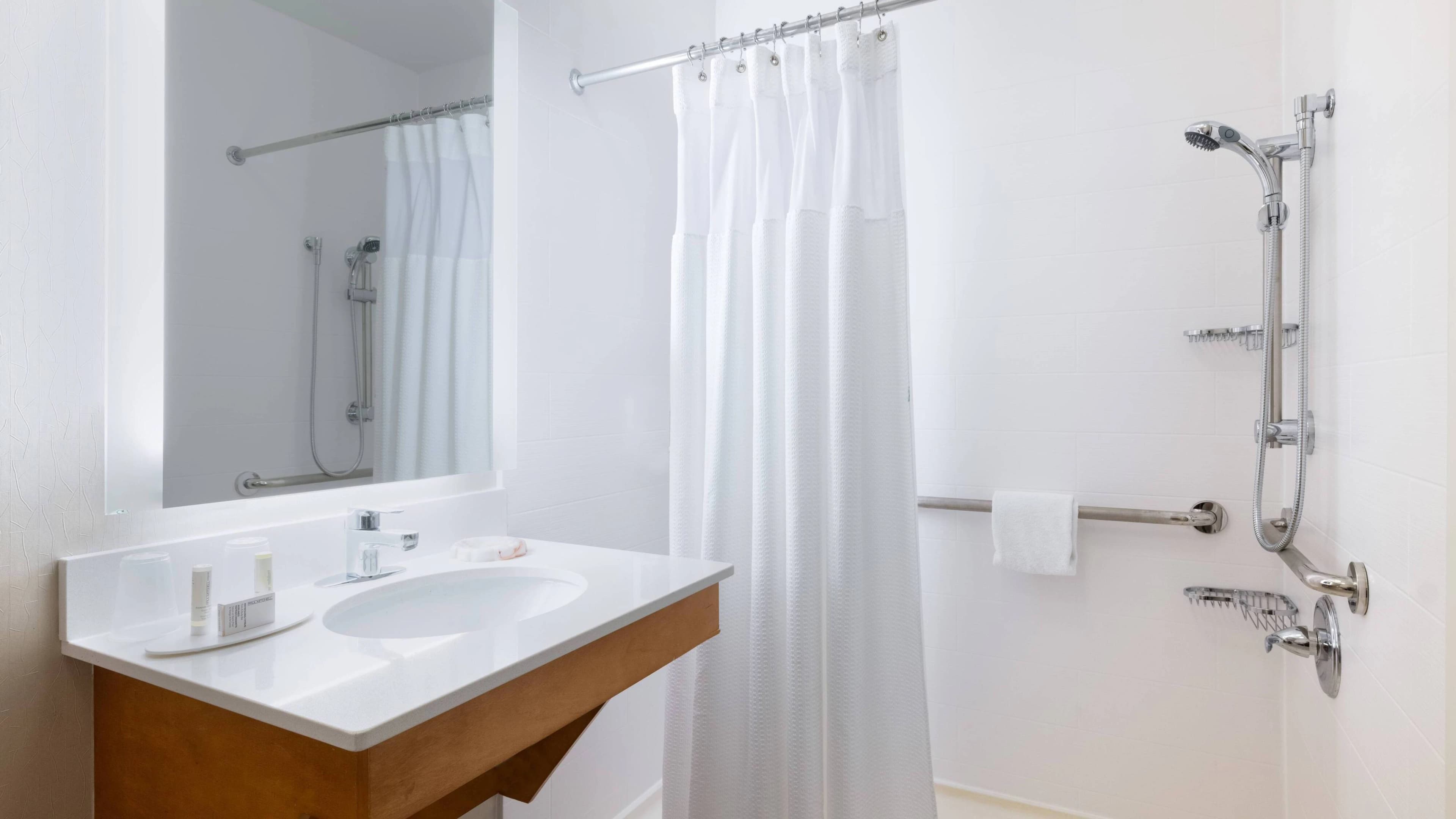 Suite with 1 King Bed - Image 10