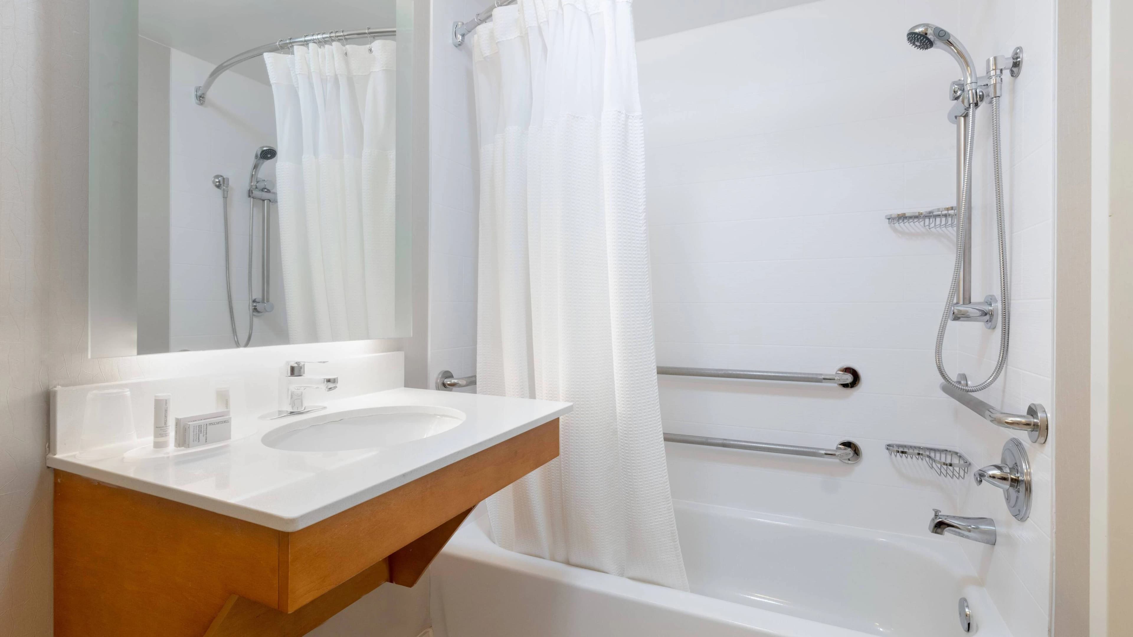 Suite with 1 King Bed - Image 9