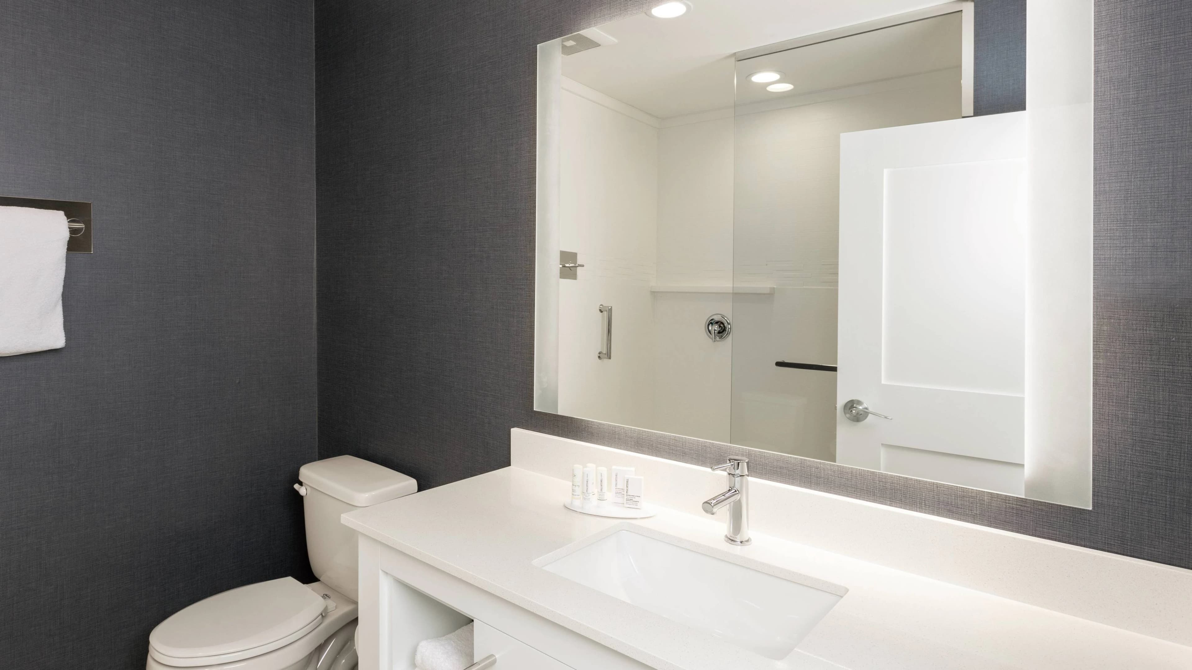 1 Bedroom Suite - Image 6