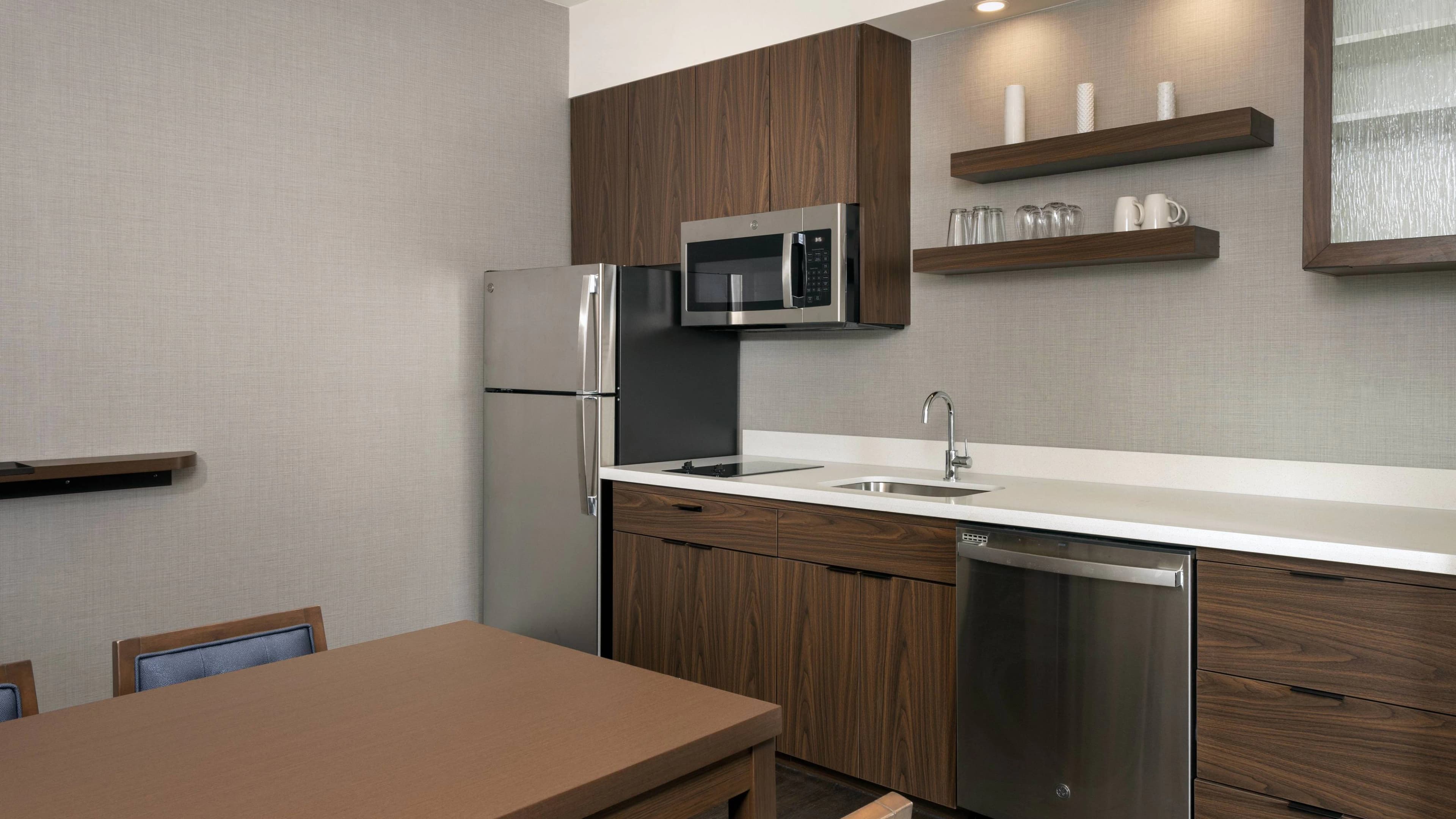 1 Bedroom Suite - Image 5