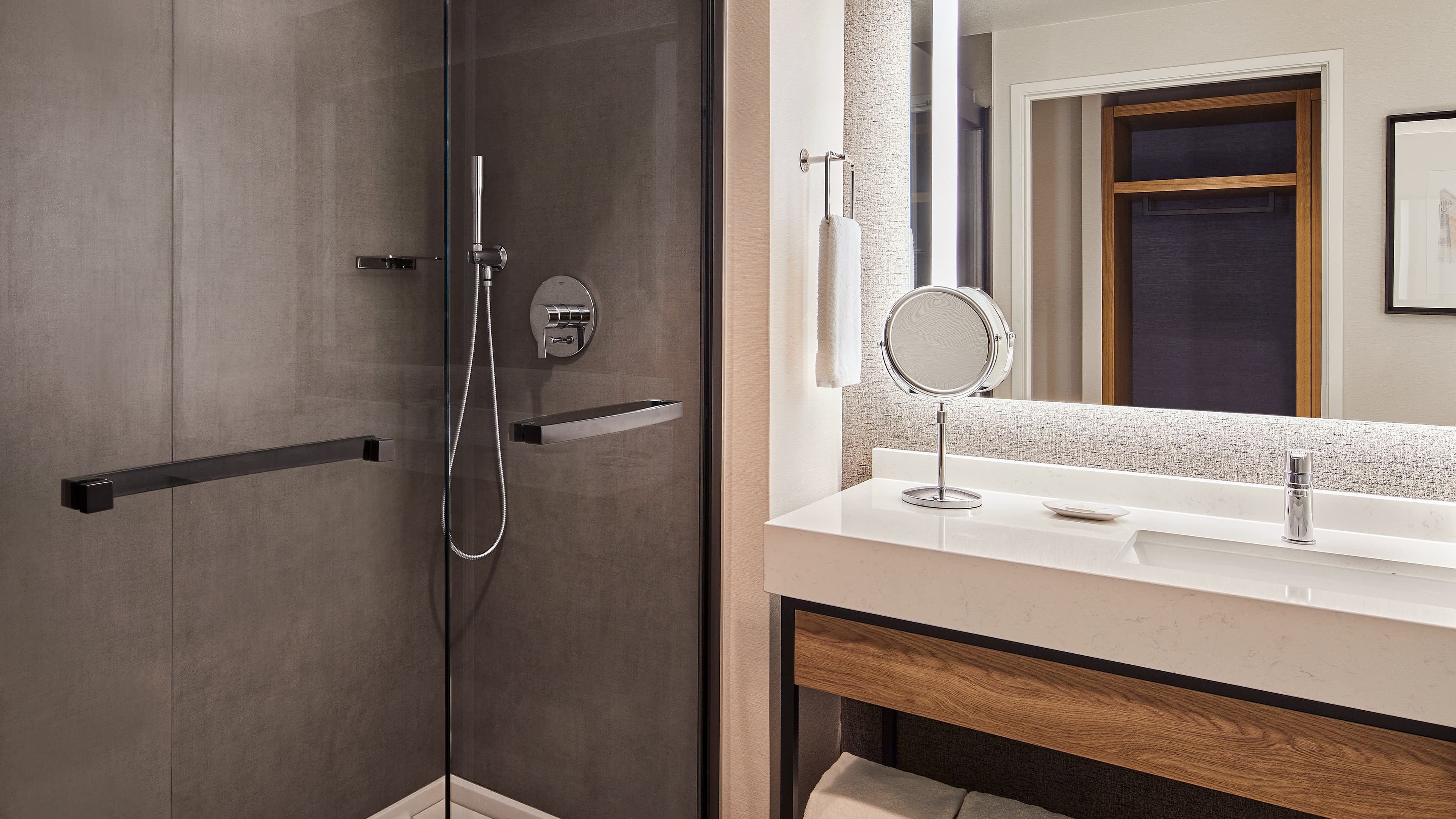 Traditional Room - Image 6