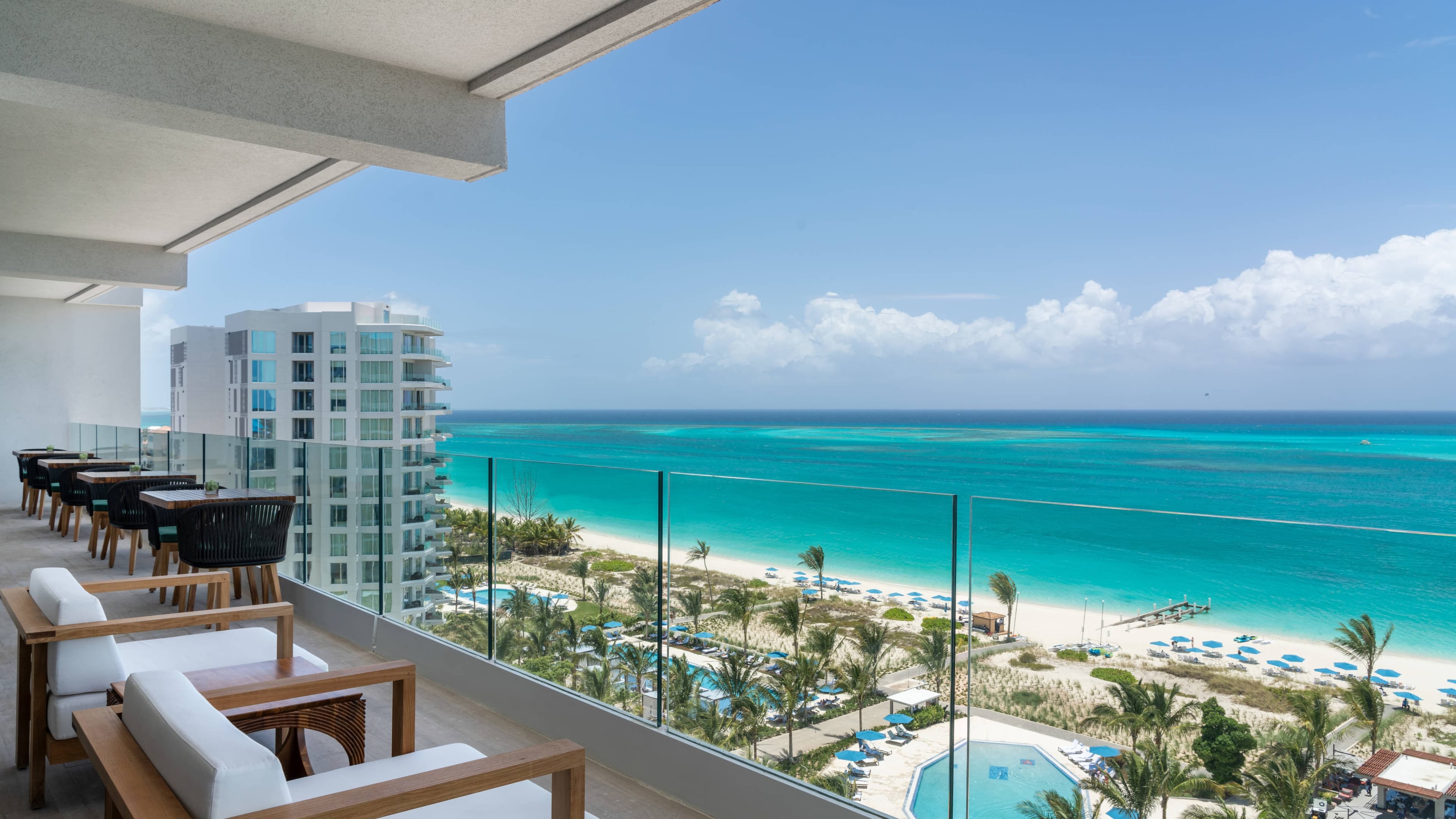 Club Oceanfront King - Image 7