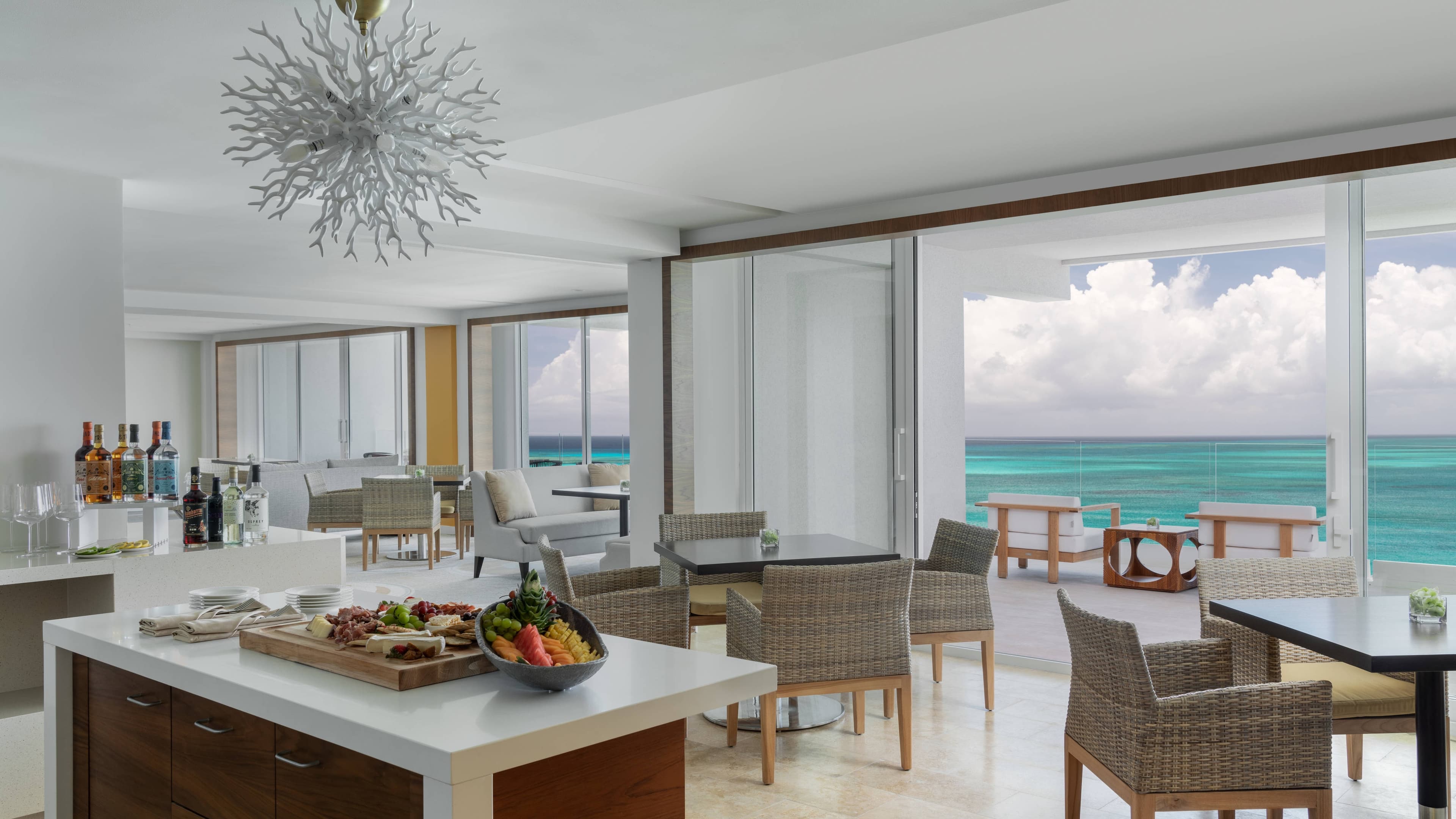 Club Oceanfront King - Image 6