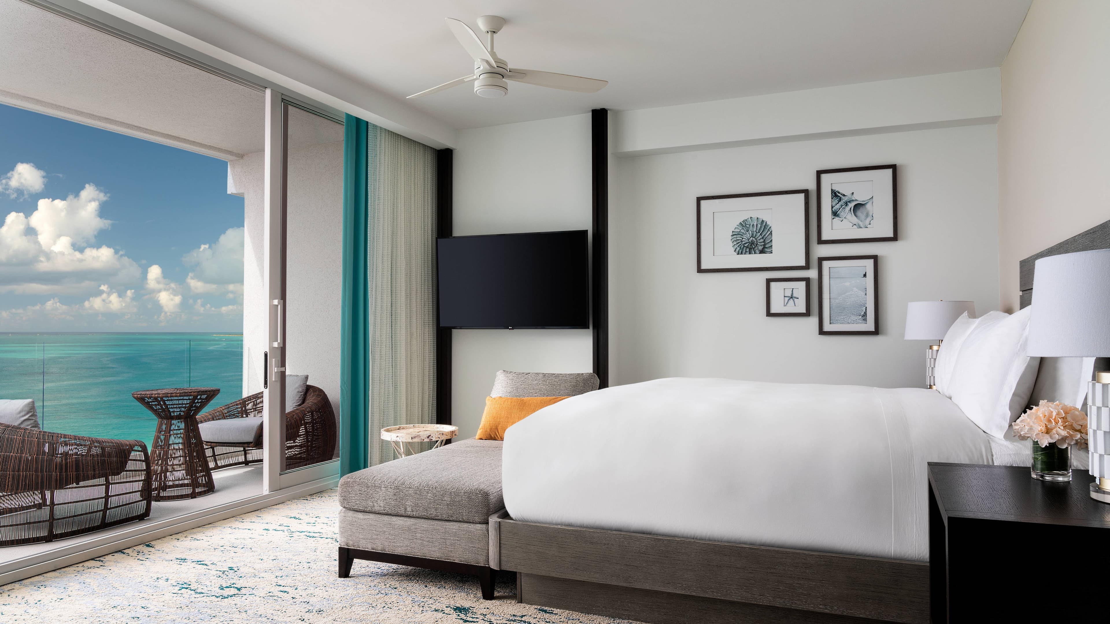 Club Oceanfront King - Image 1