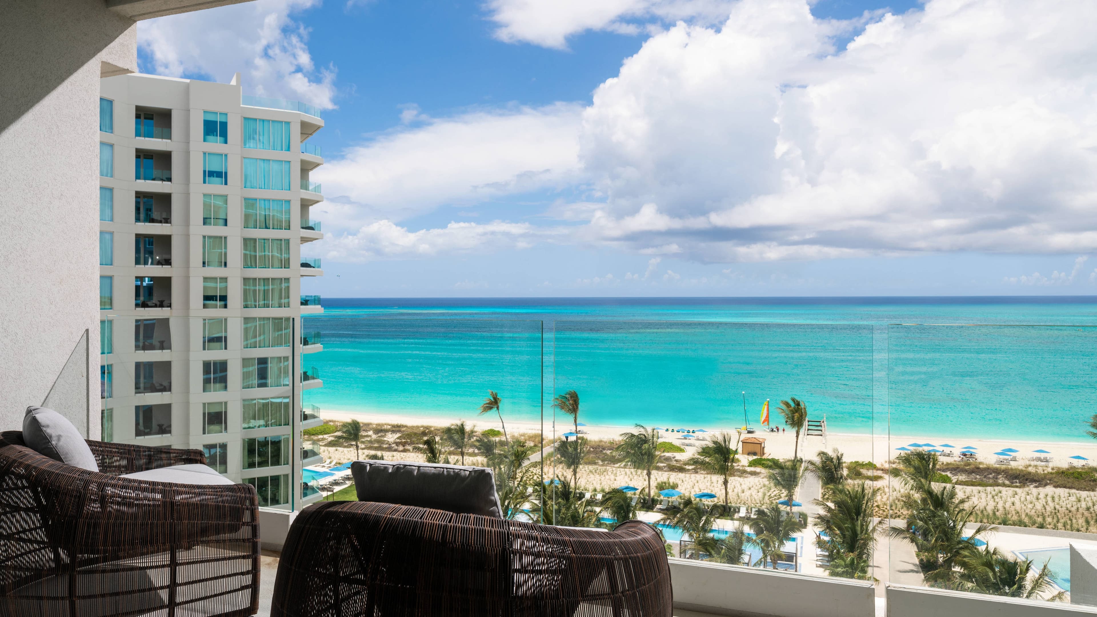 Club Oceanfront King - Image 2