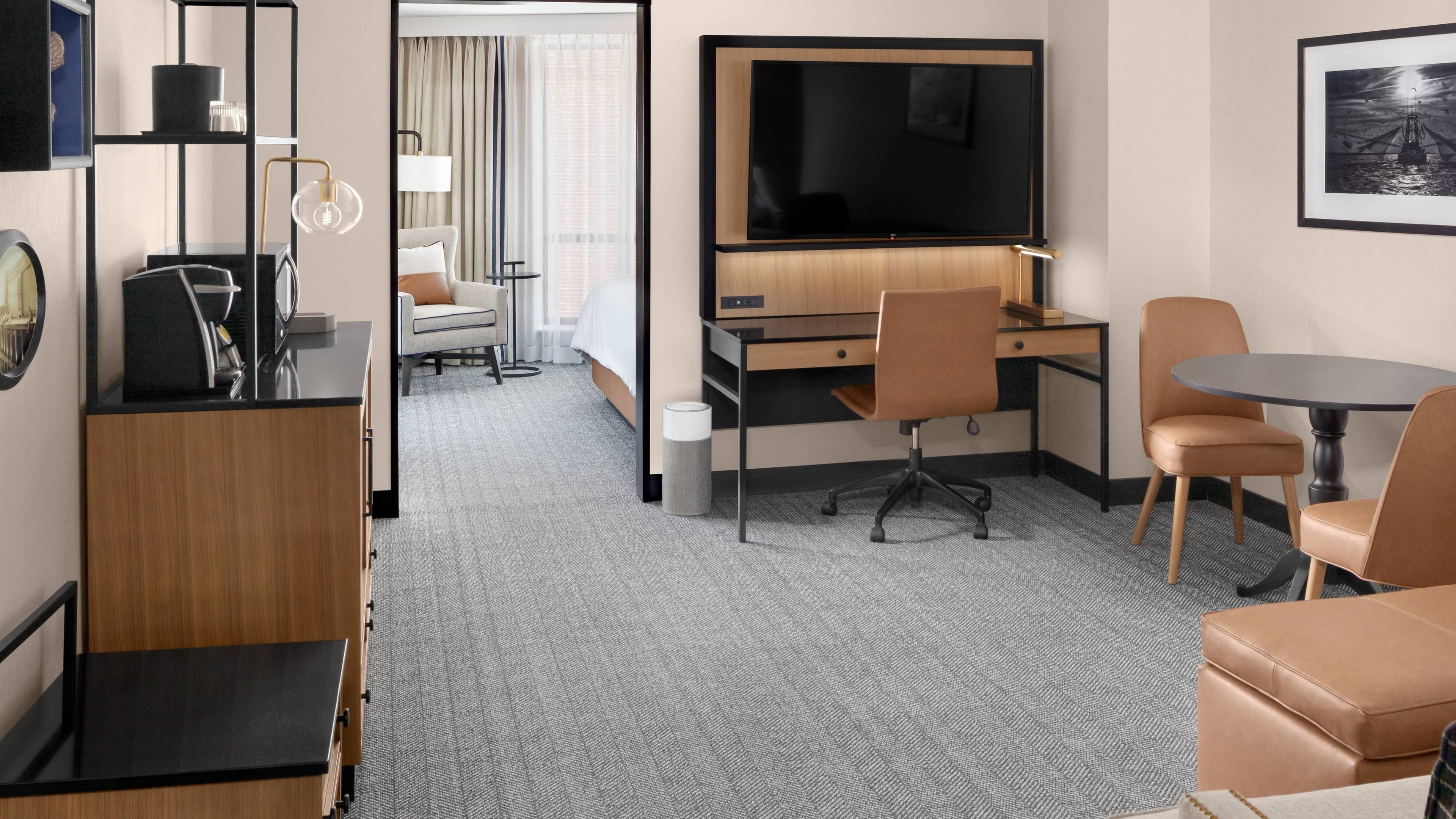 Courtyard Portland Downtown/Waterfront - Image 2