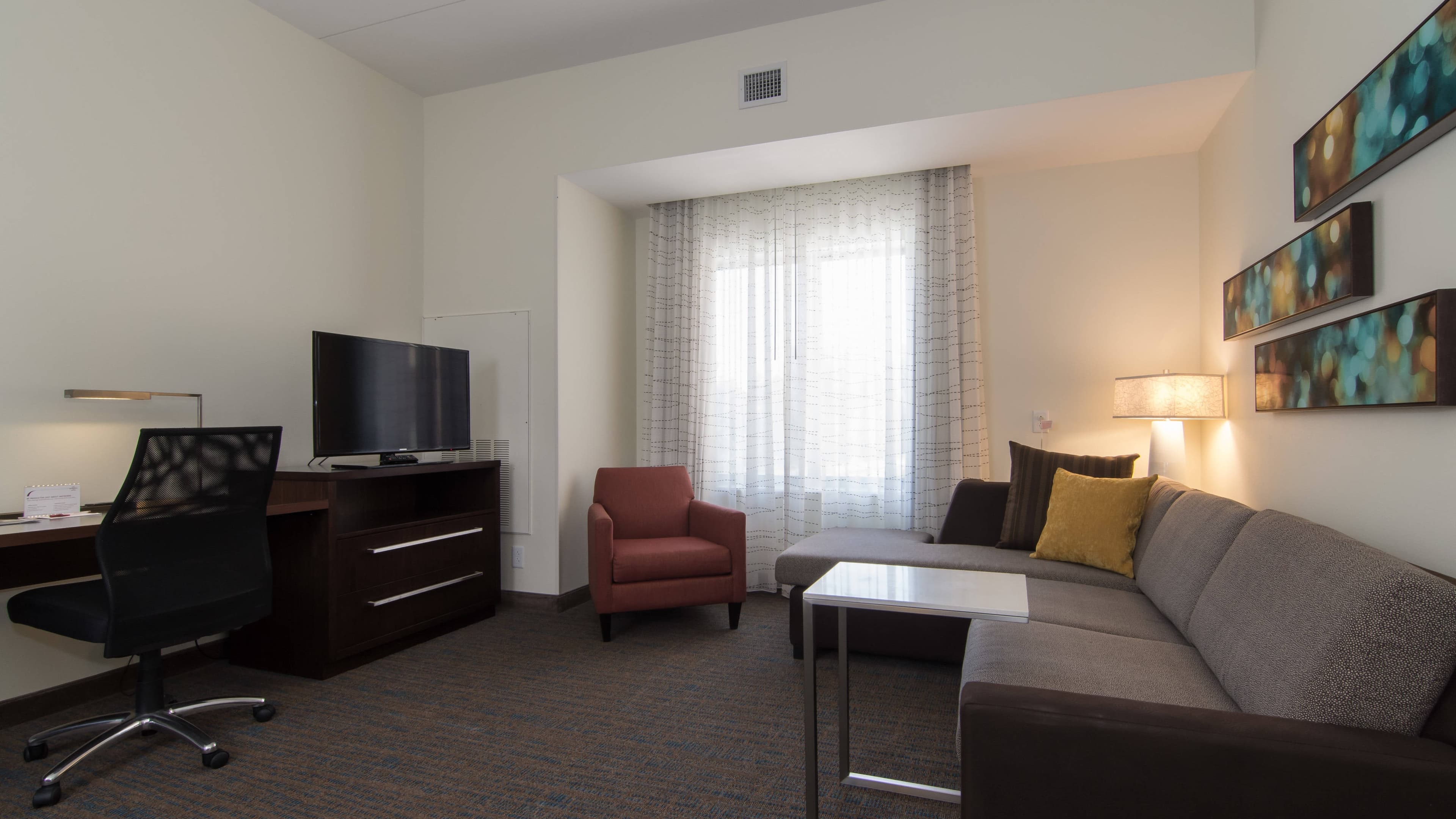 1 Bedroom Suite - Image 2
