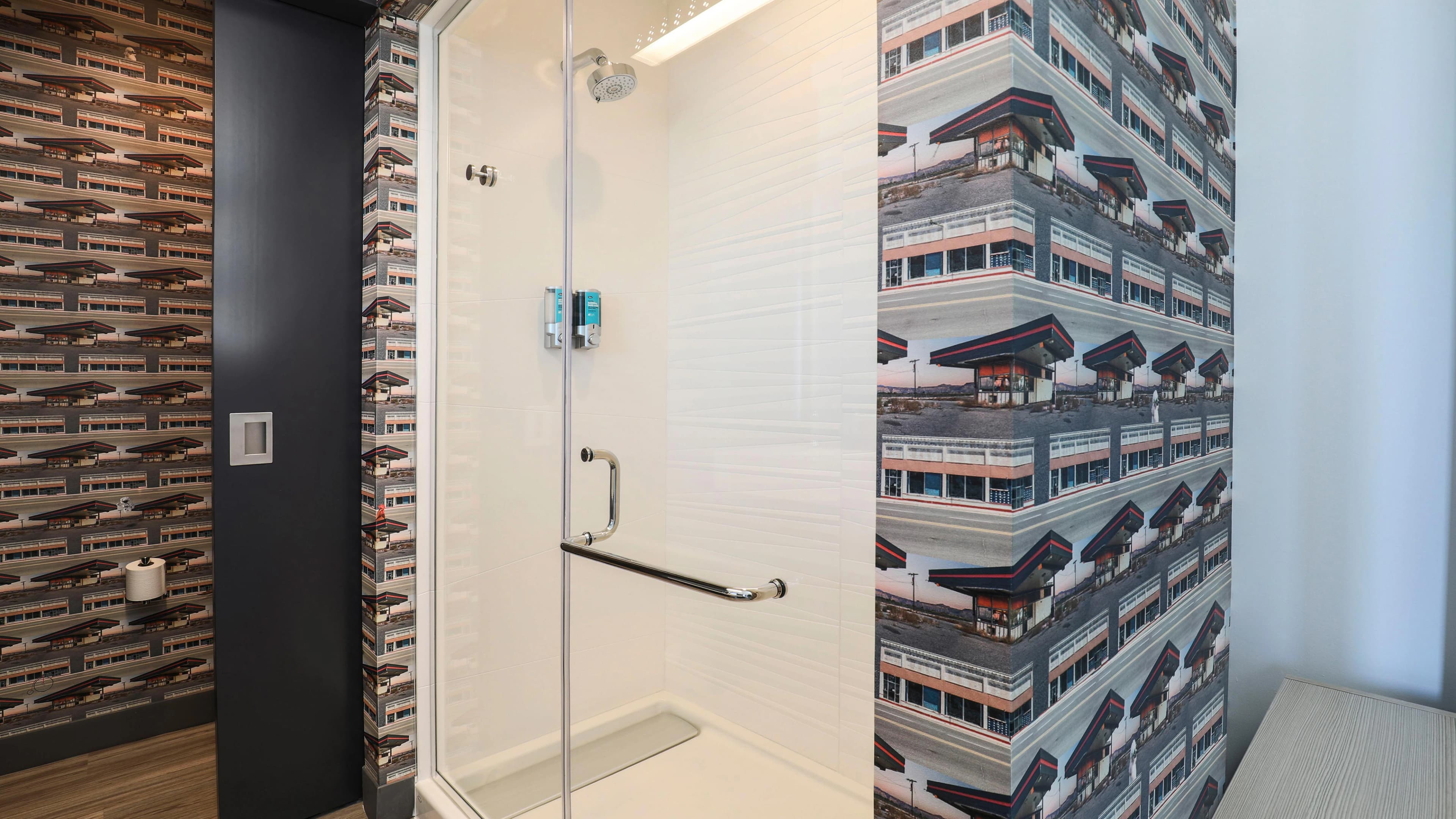 Aloft - Image 5