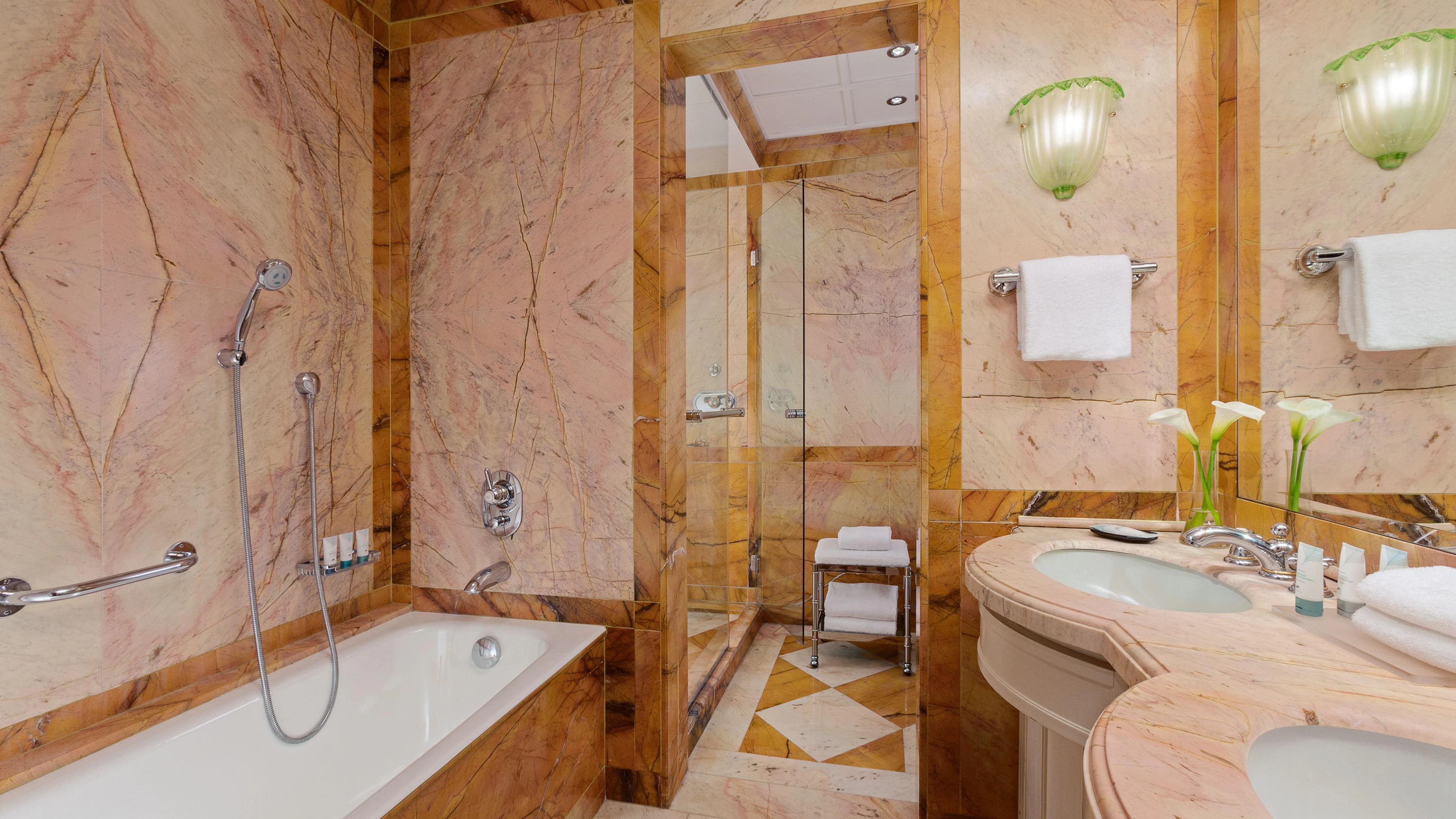 Grand Luxe - Image 7