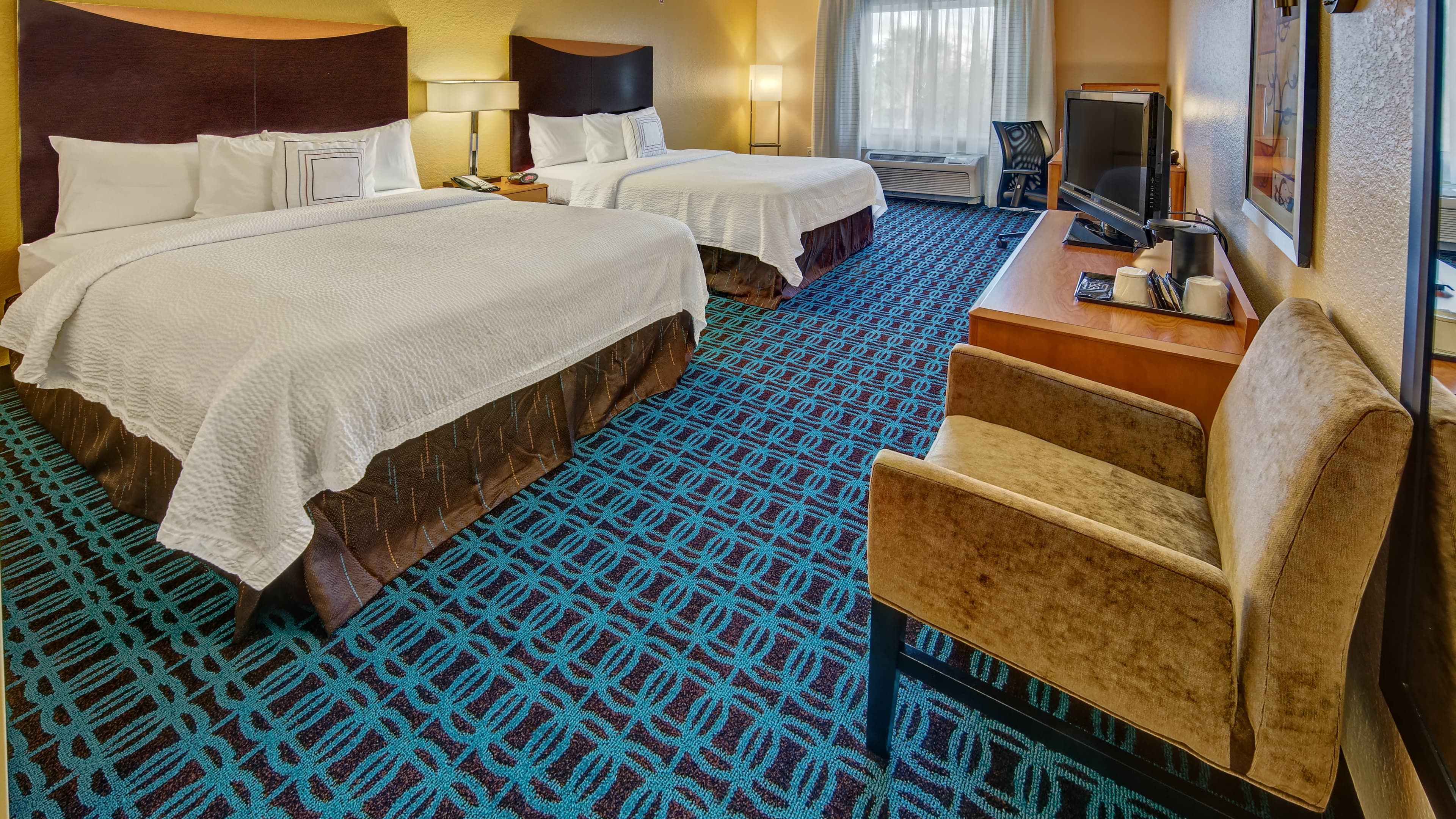 Fairfield Inn & Suites Naples - Image 4