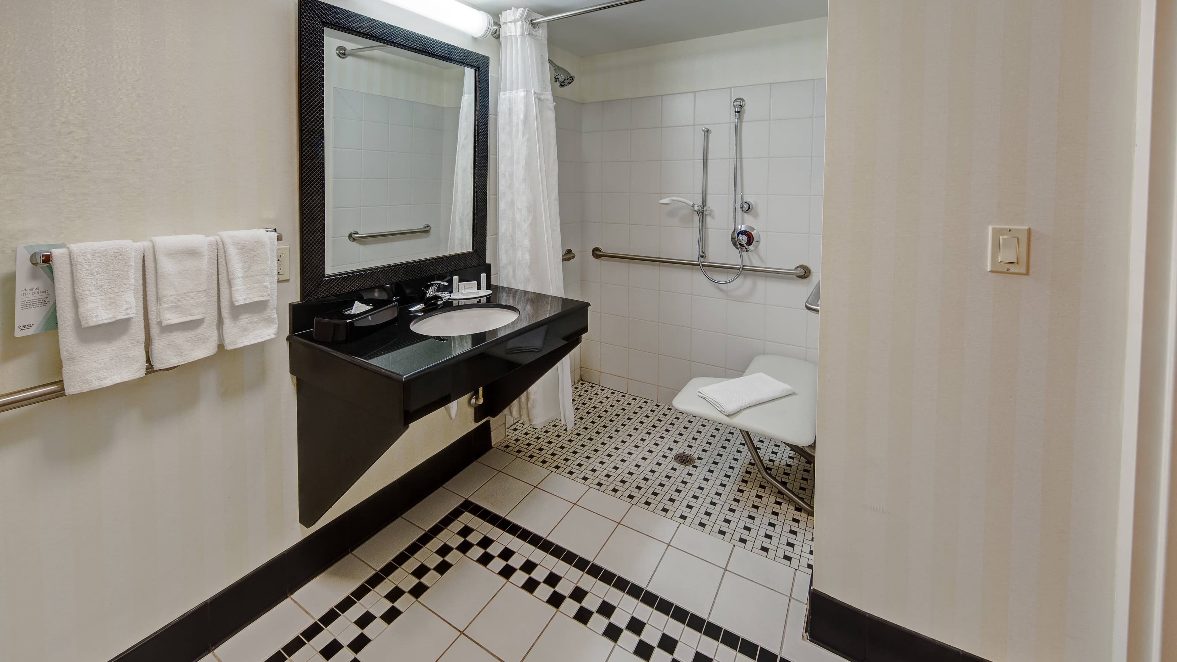 Fairfield Inn & Suites Naples - Image 5