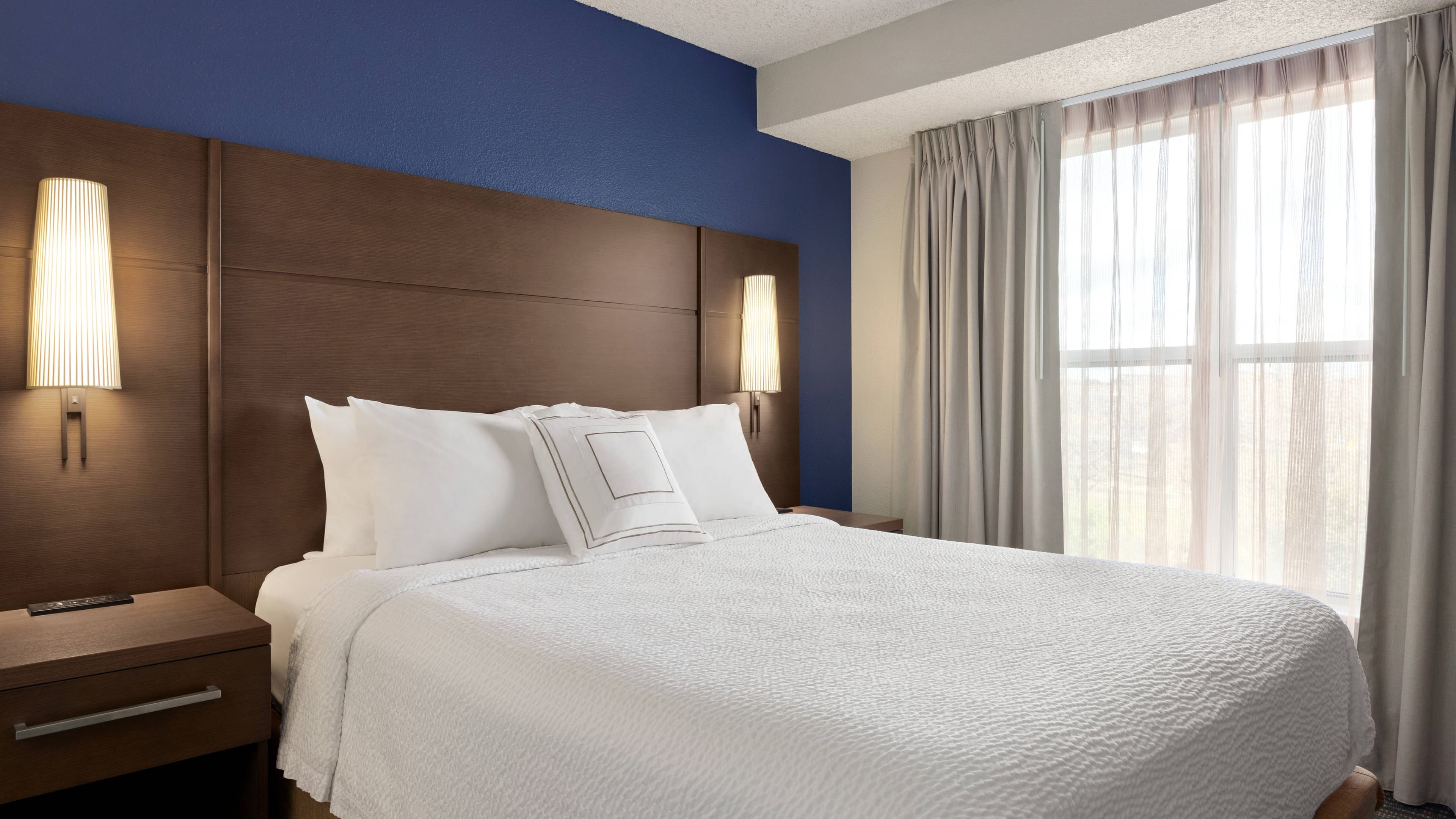 1 Bedroom Larger Suite - Image 1