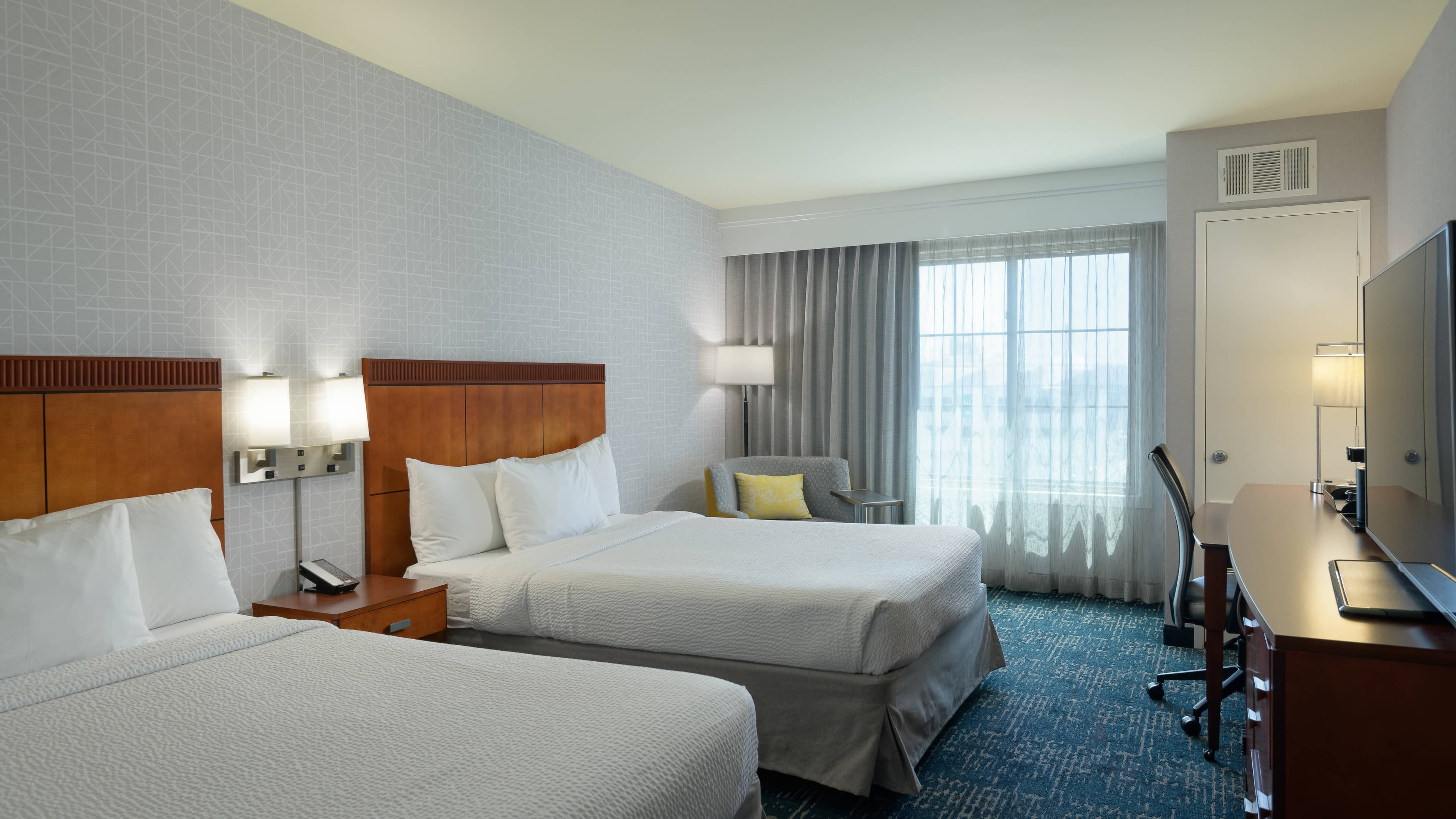 Two Queen Beds - Image 2