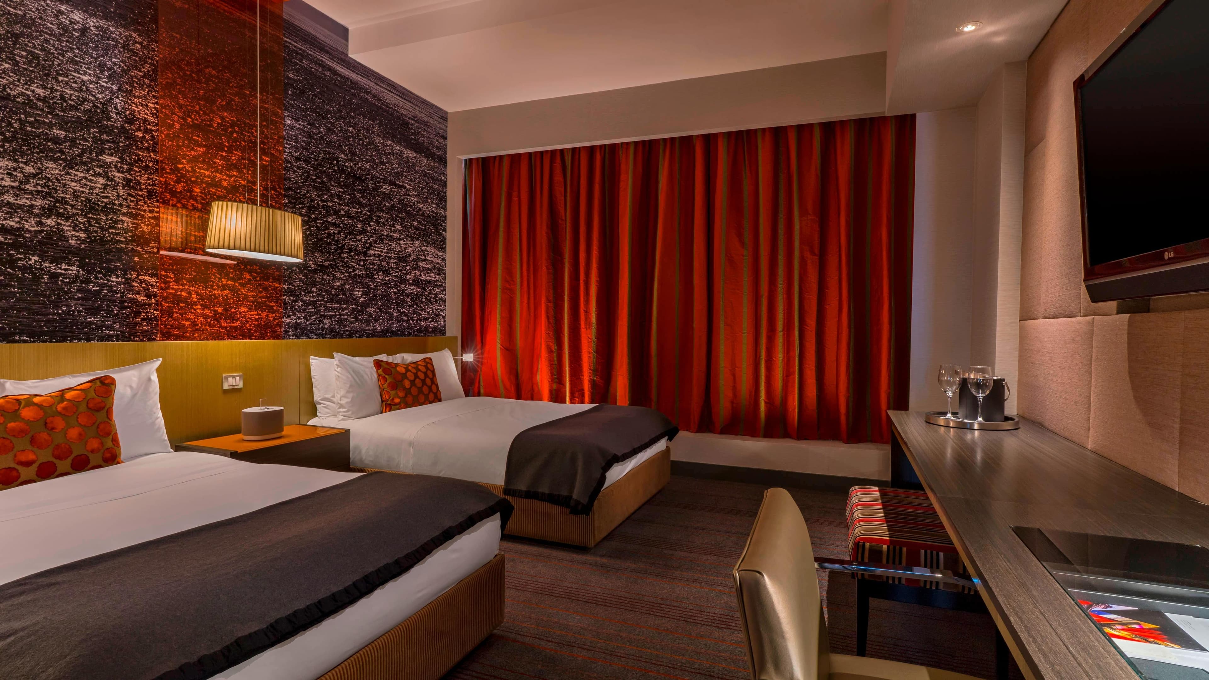 W Santiago - Image 2