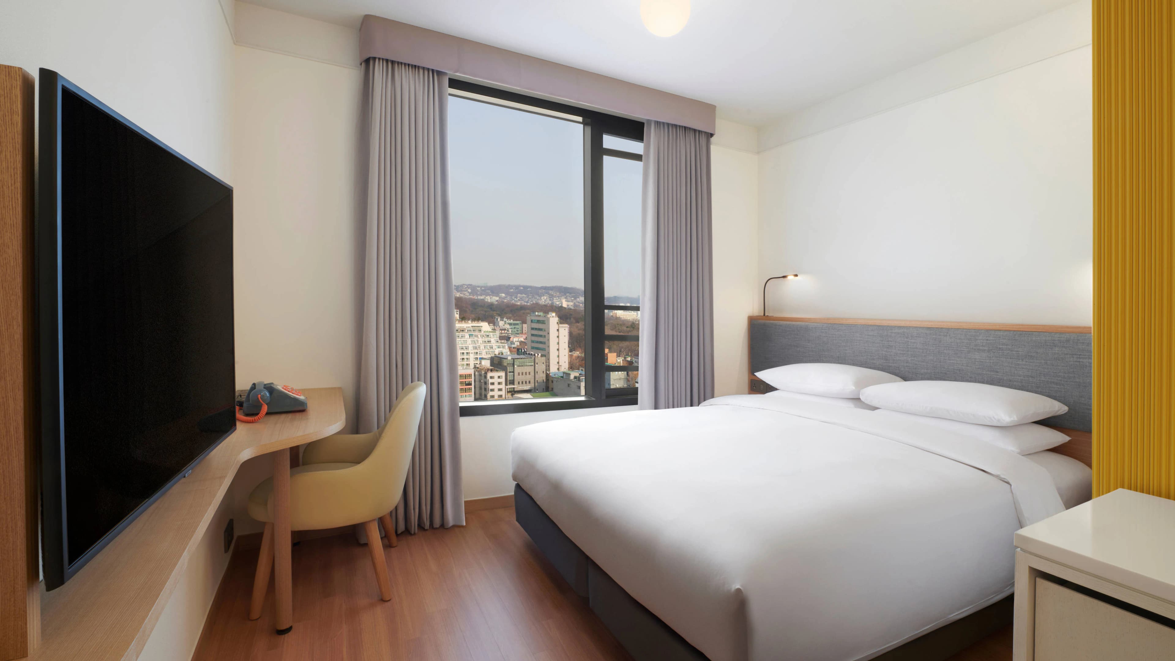 Moxy Seoul Insadong - Image 2