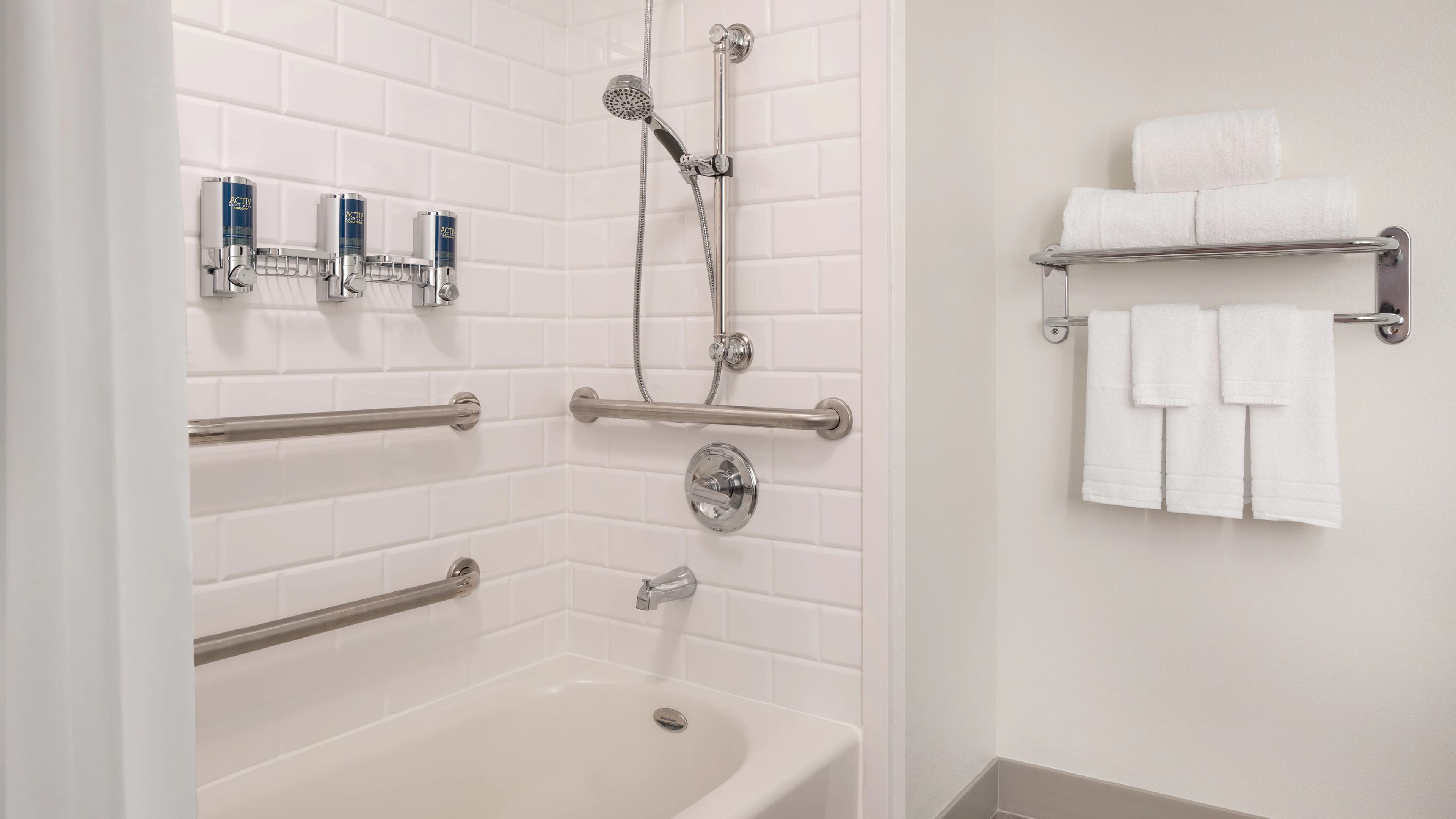 Standard King Guest Room - Image 6