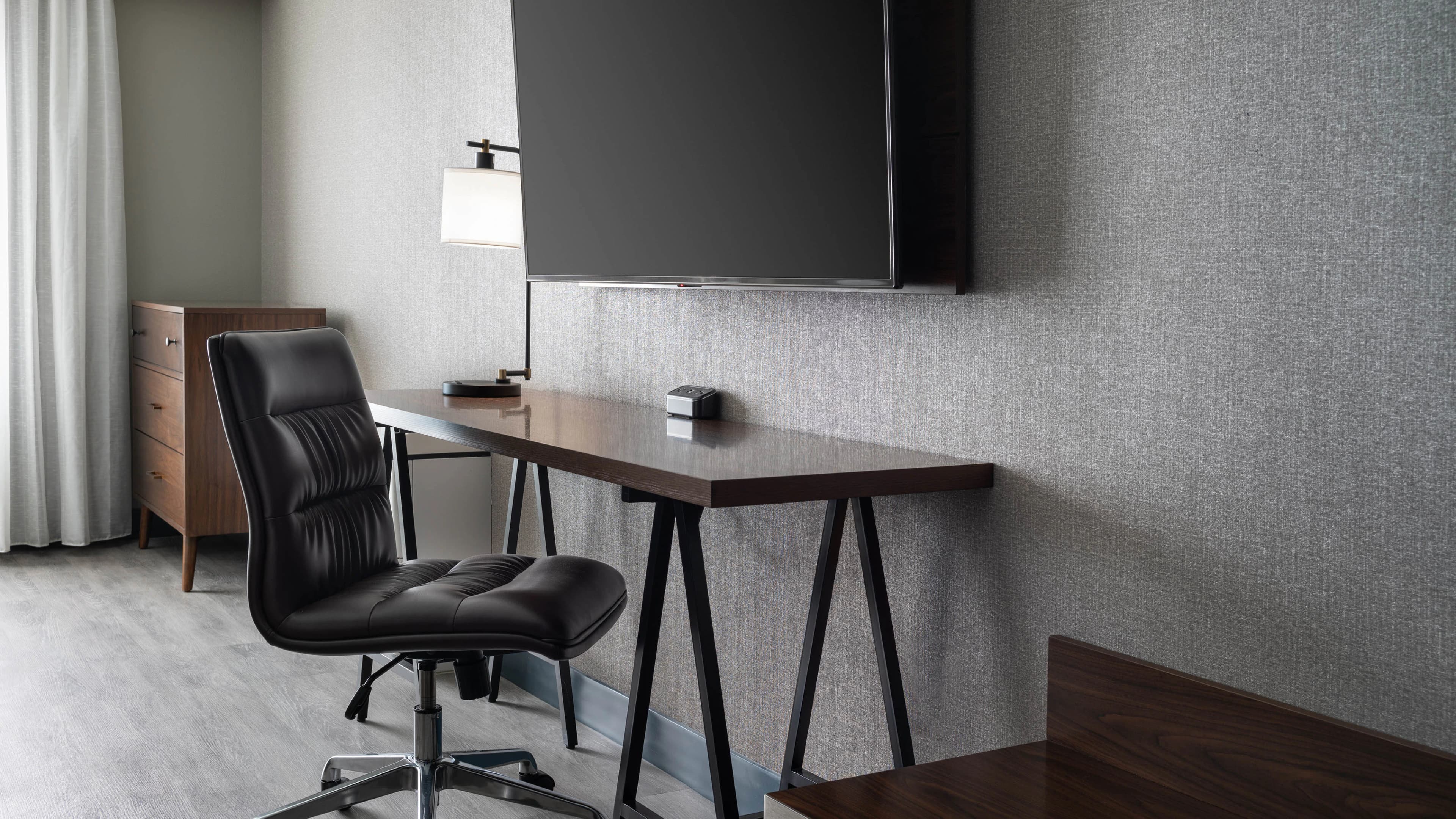 Four Points by Sheraton Hotel & Suites San Francisco Airport - Image 4