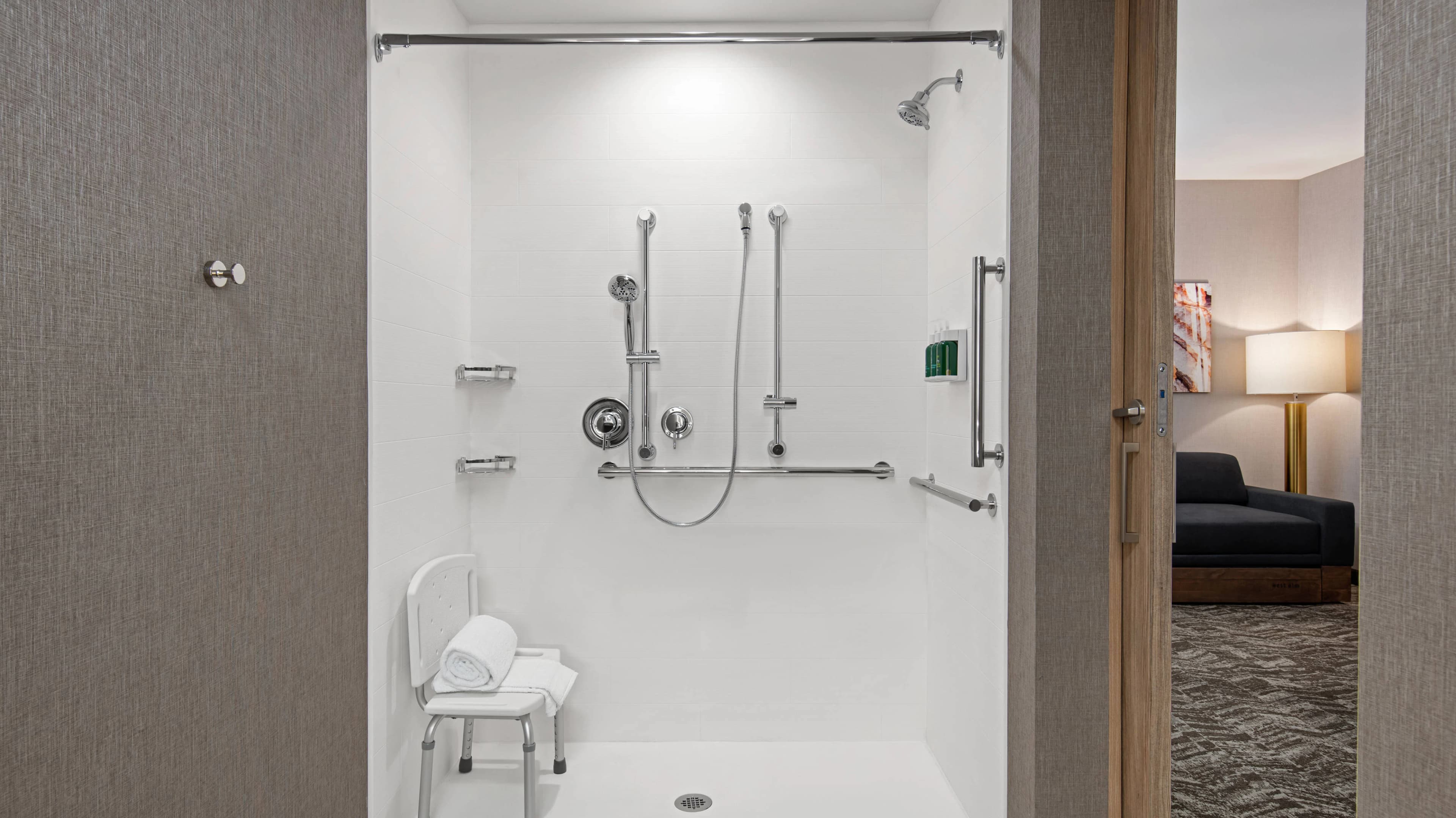 Studio Suite - Image 5