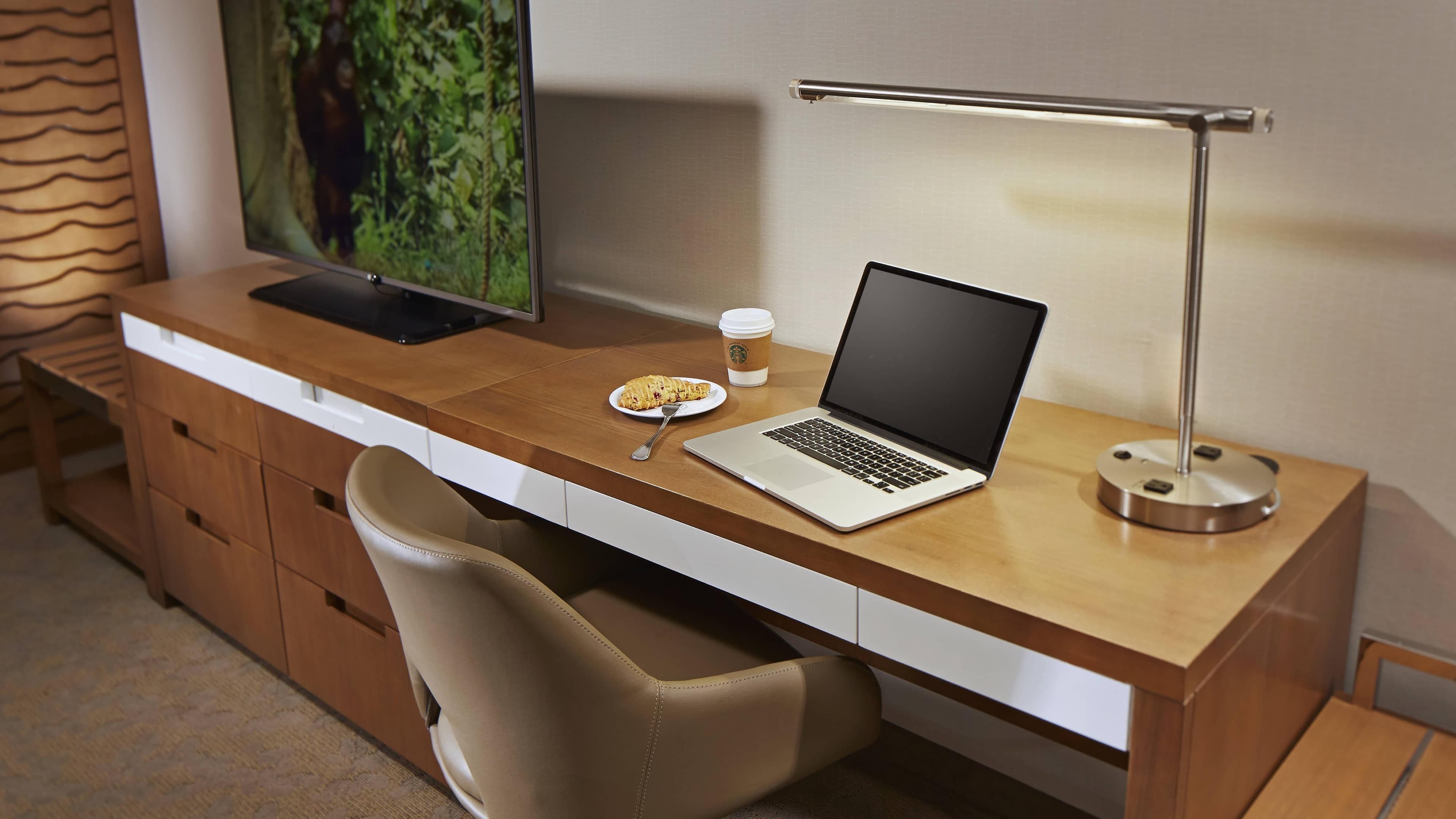 Queen/Queen Guest Room - Image 3