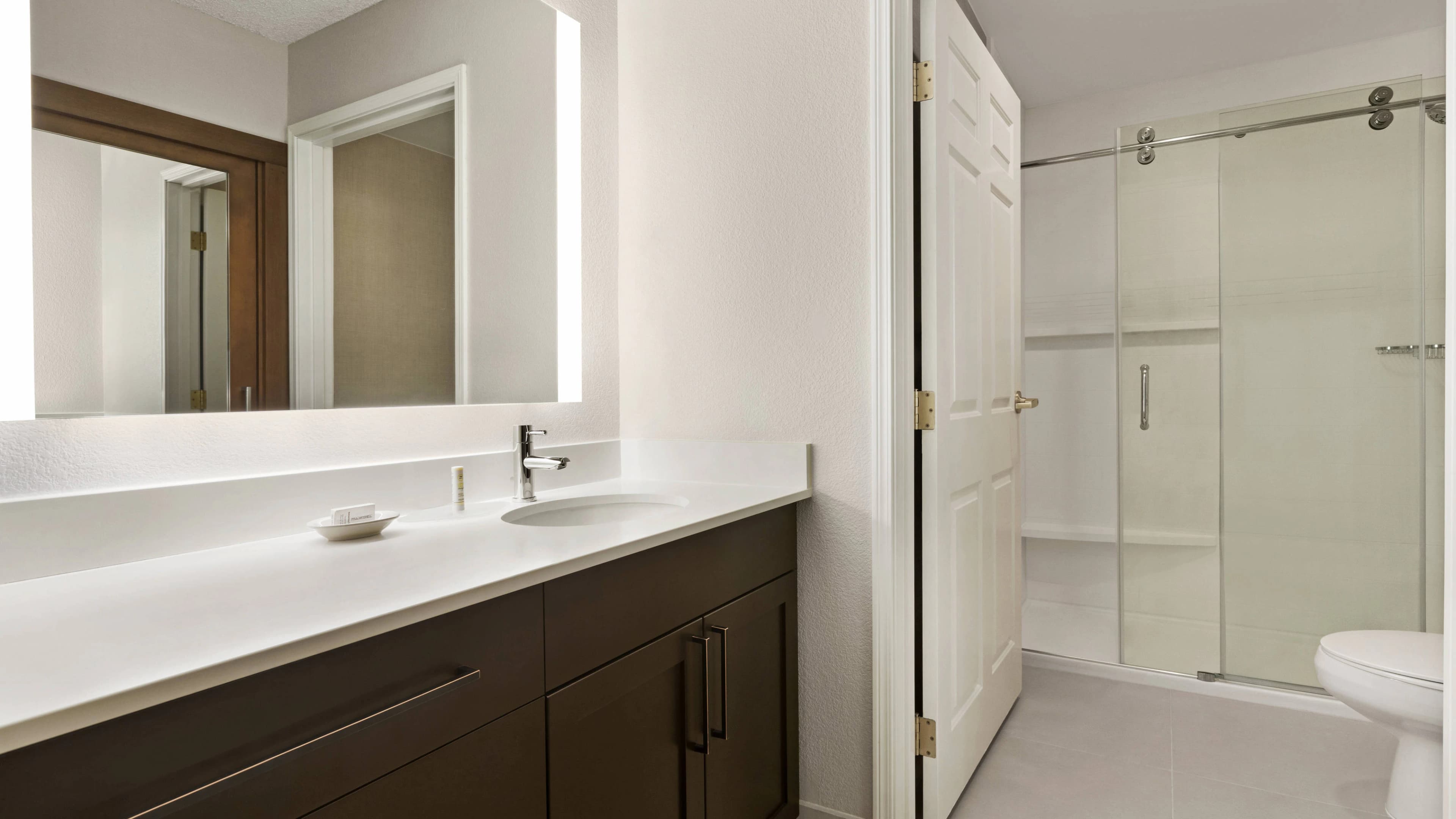 1 Bedroom Suite - Image 5