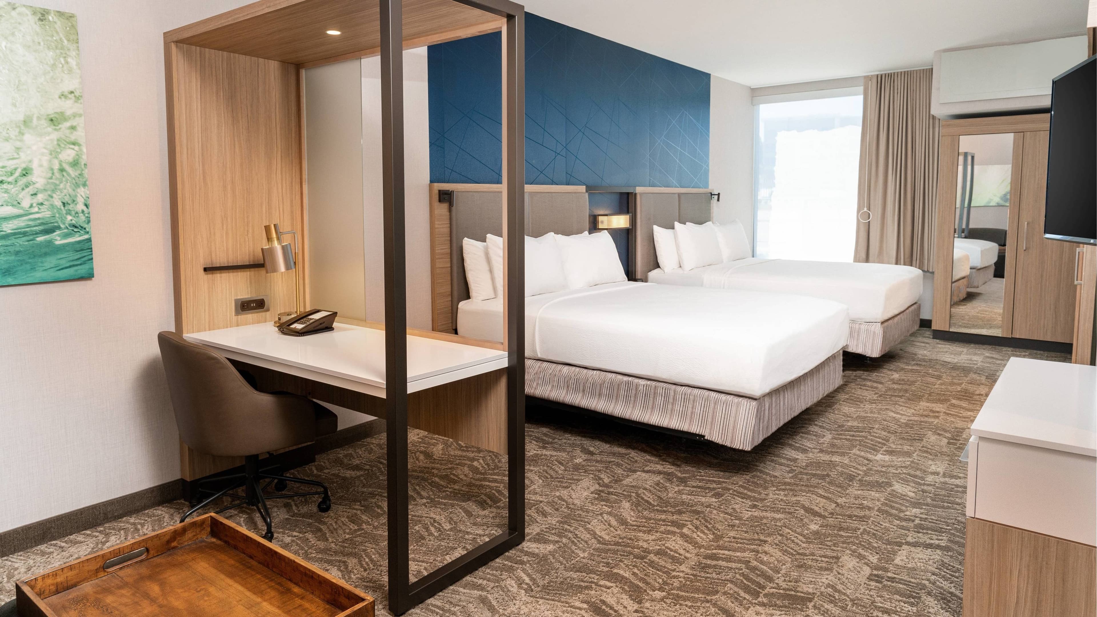 Suite - Image 1