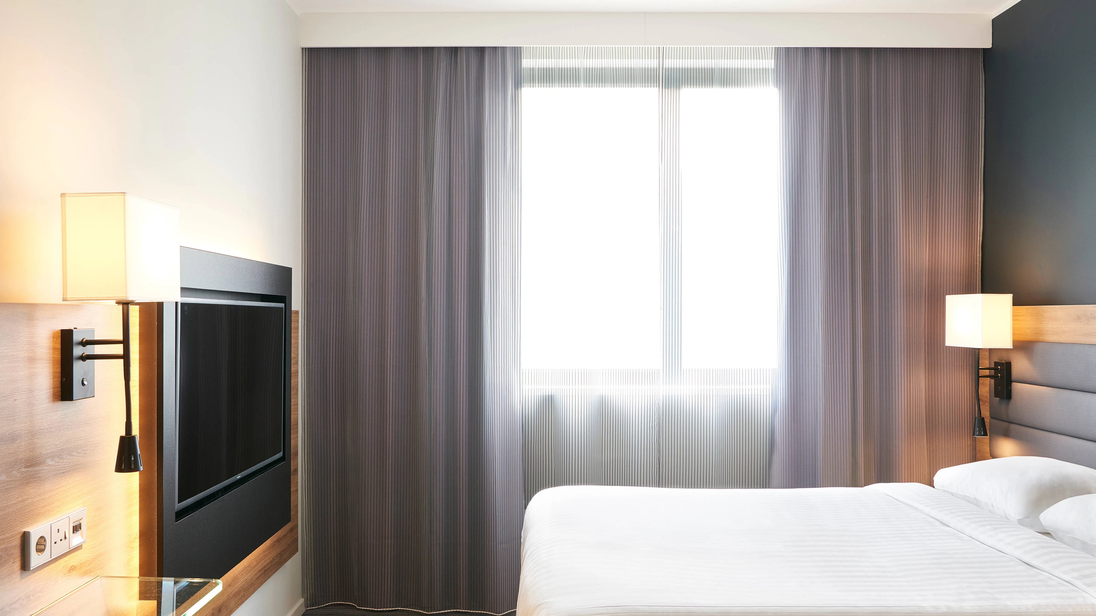 Moxy Southampton - Image 2