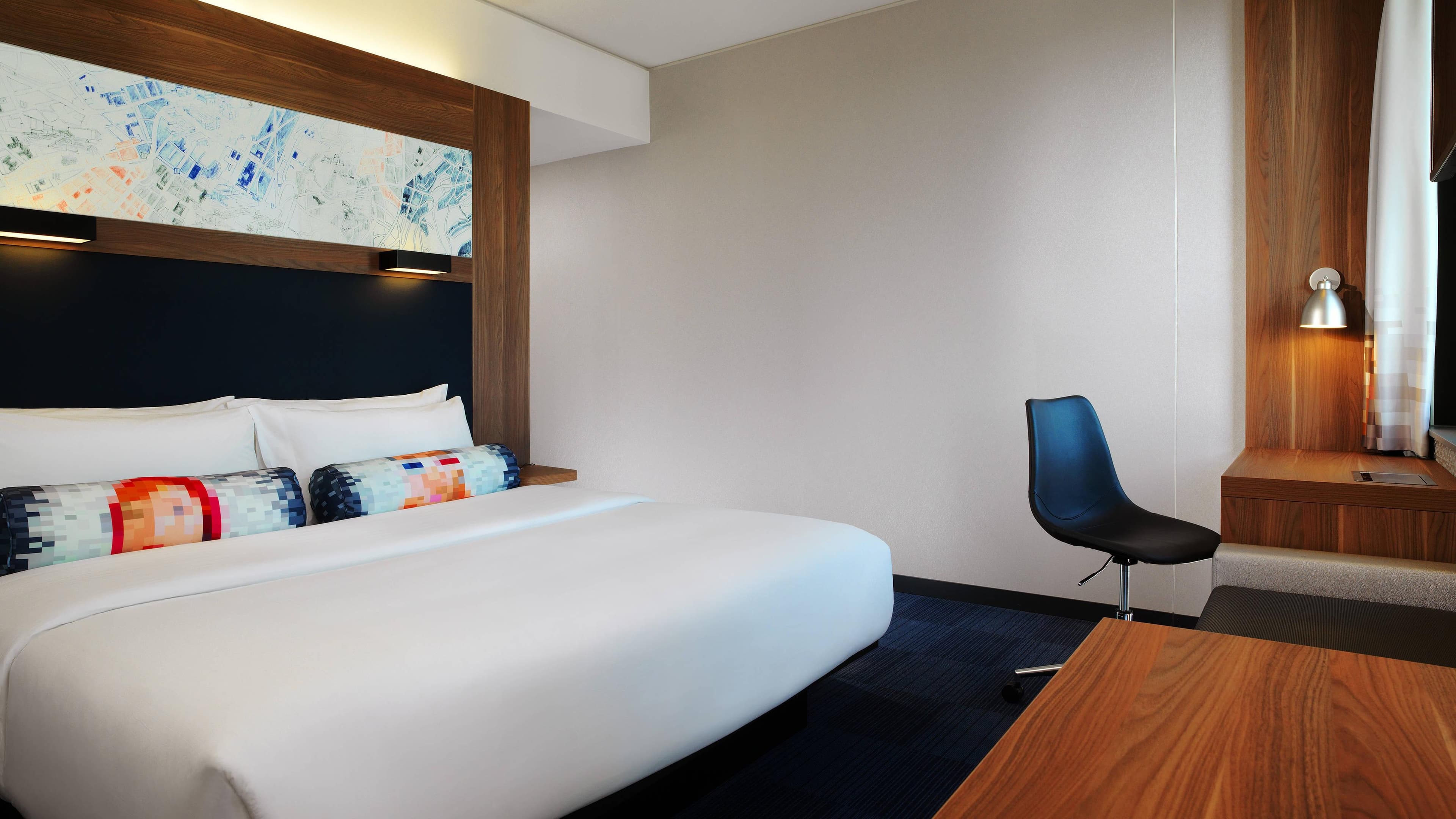 Aloft Stuttgart - Image 2