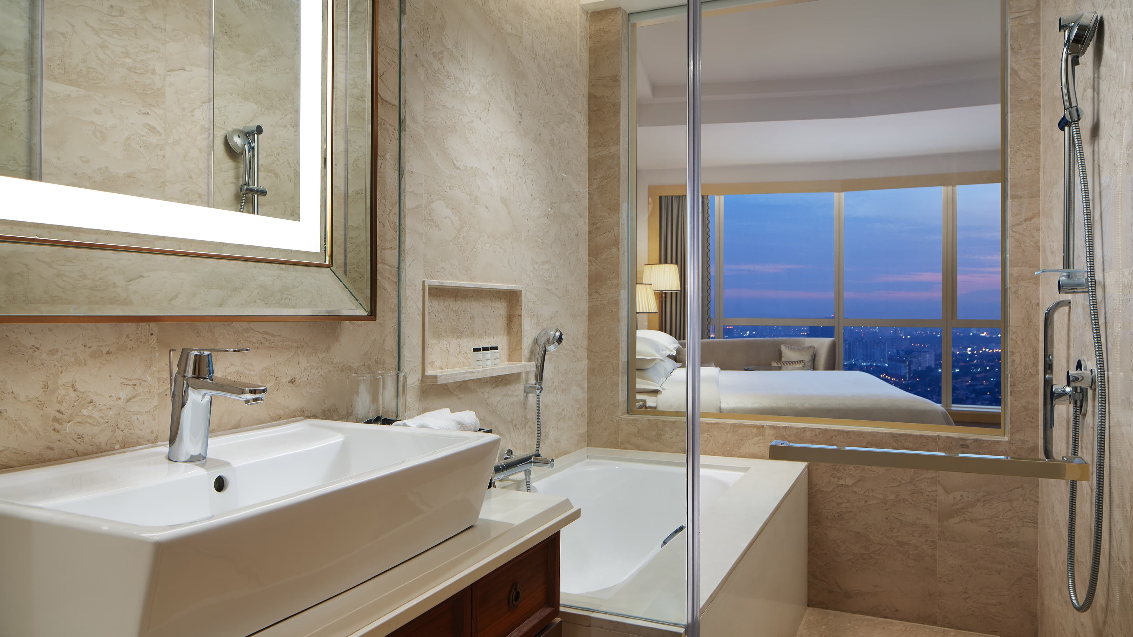 Sheraton Petaling Jaya Hotel - Image 4