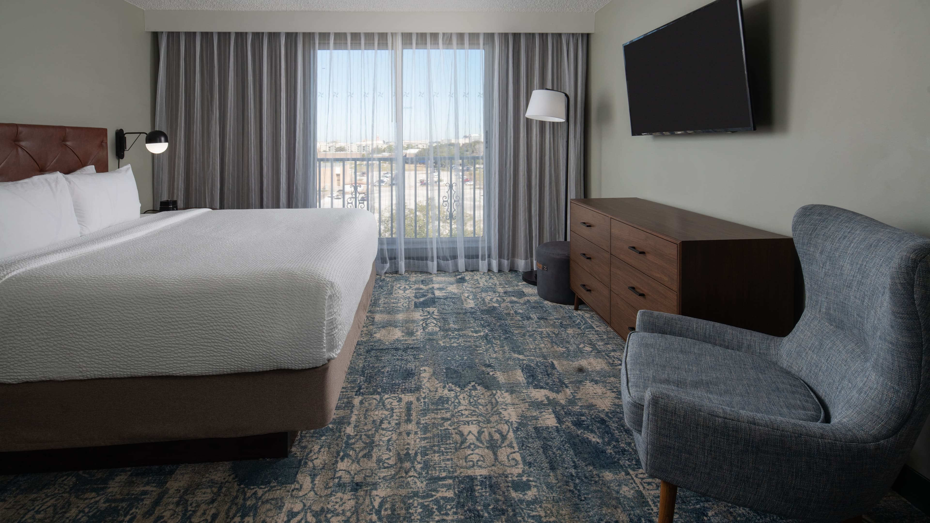 Four Points by Sheraton Suites Tampa Airport Westshore - Image 3