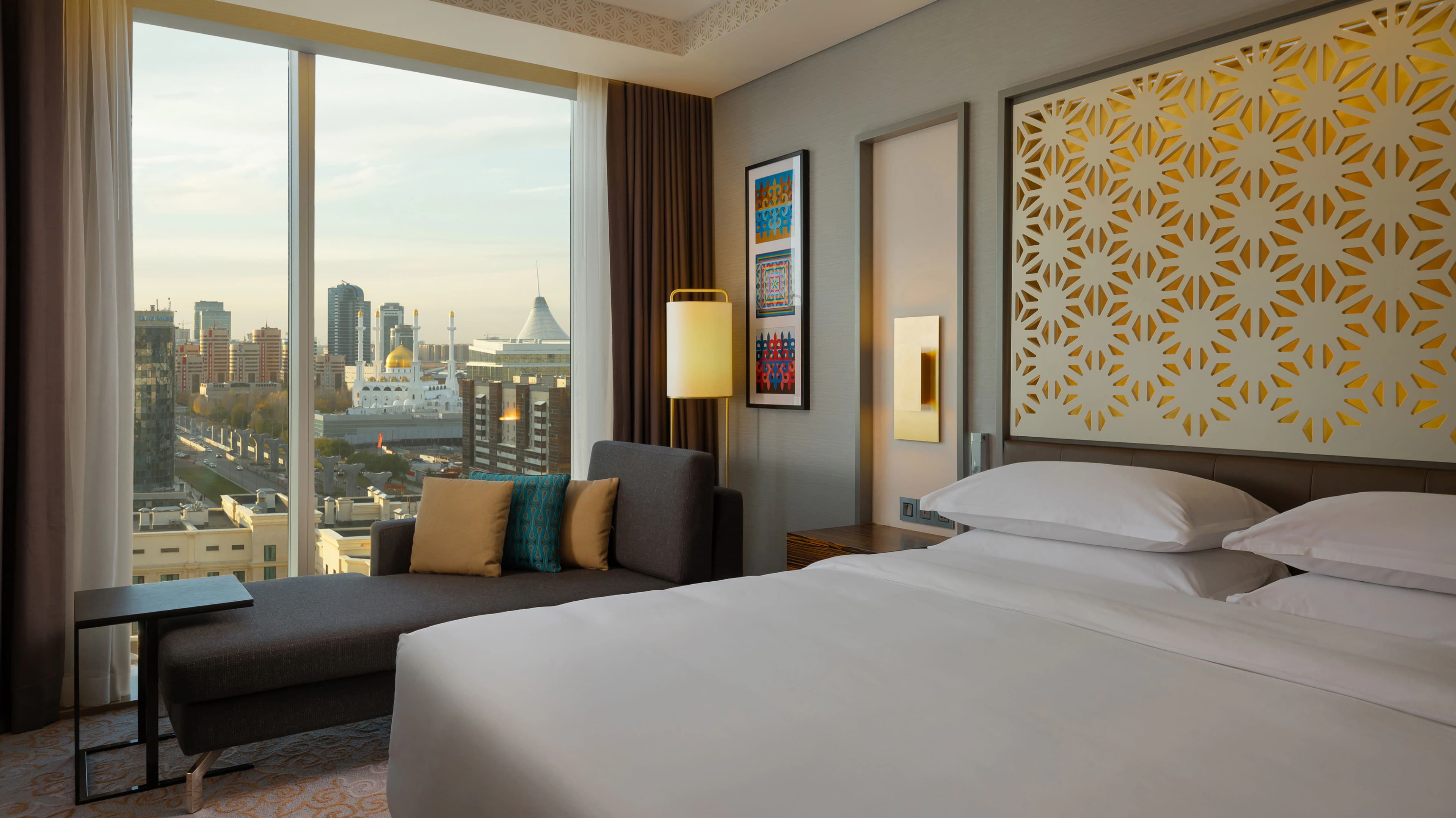 Deluxe Room - Image 3