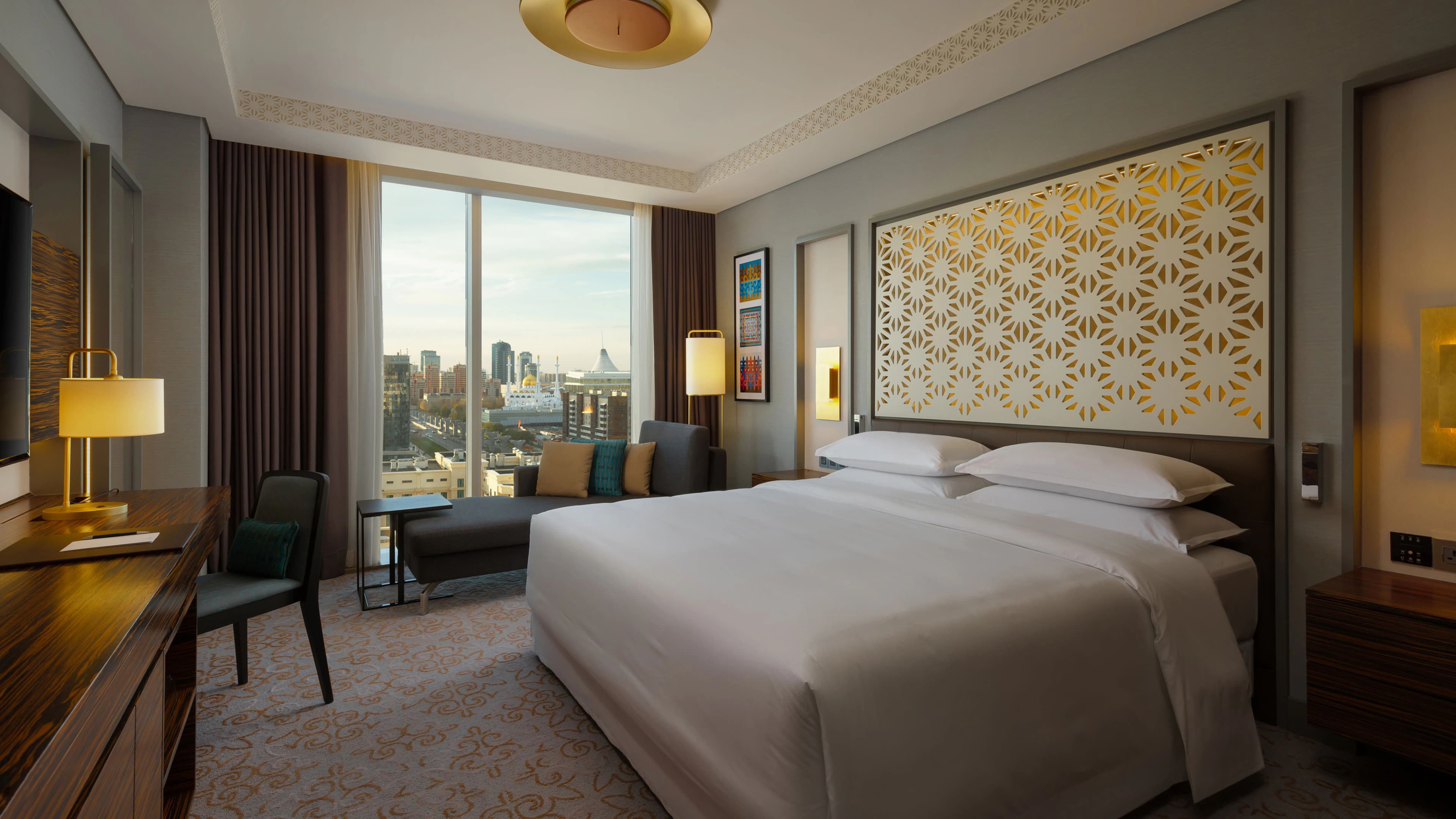 Deluxe Room - Image 2