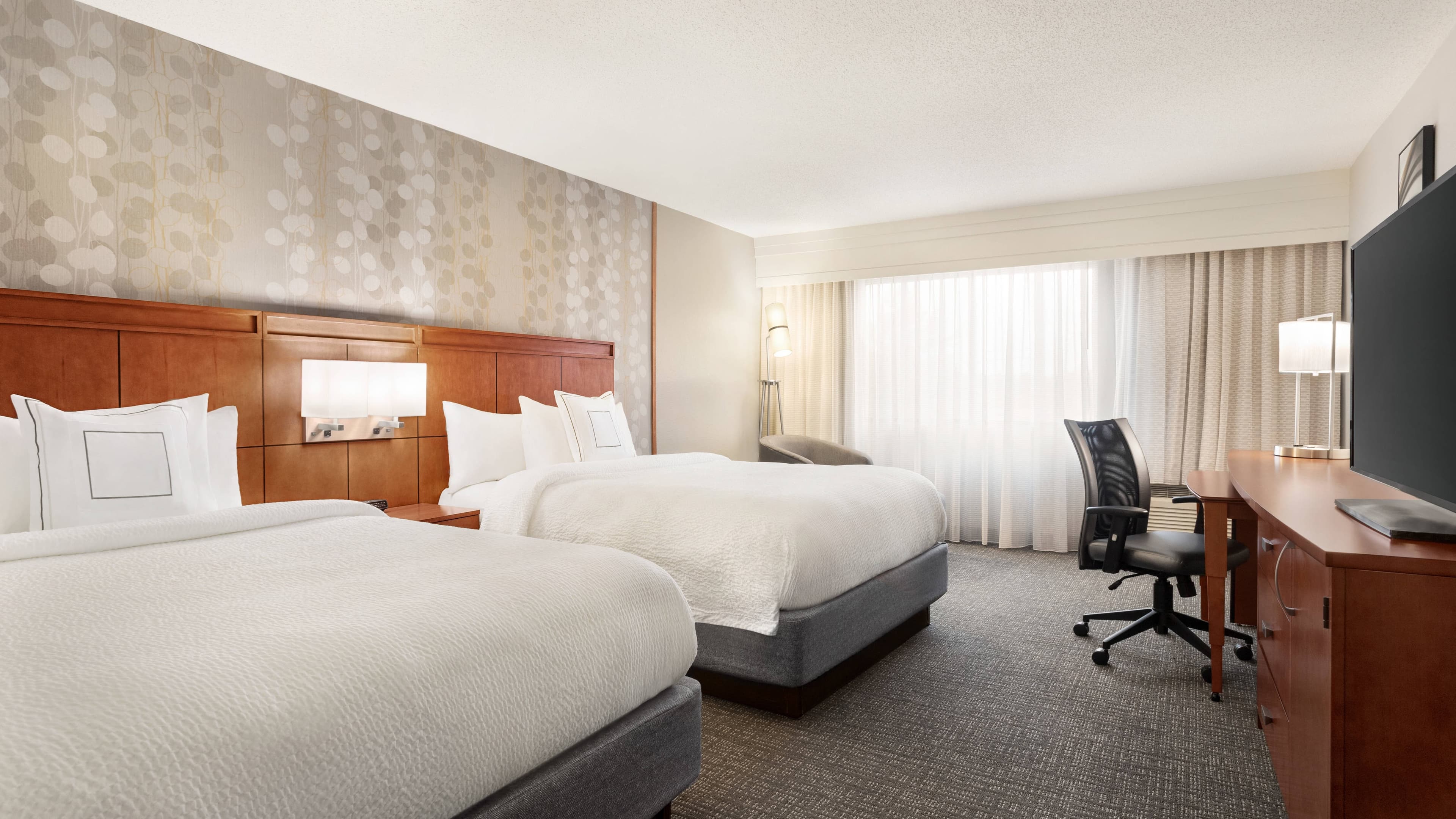 Courtyard Tupelo - Image 2