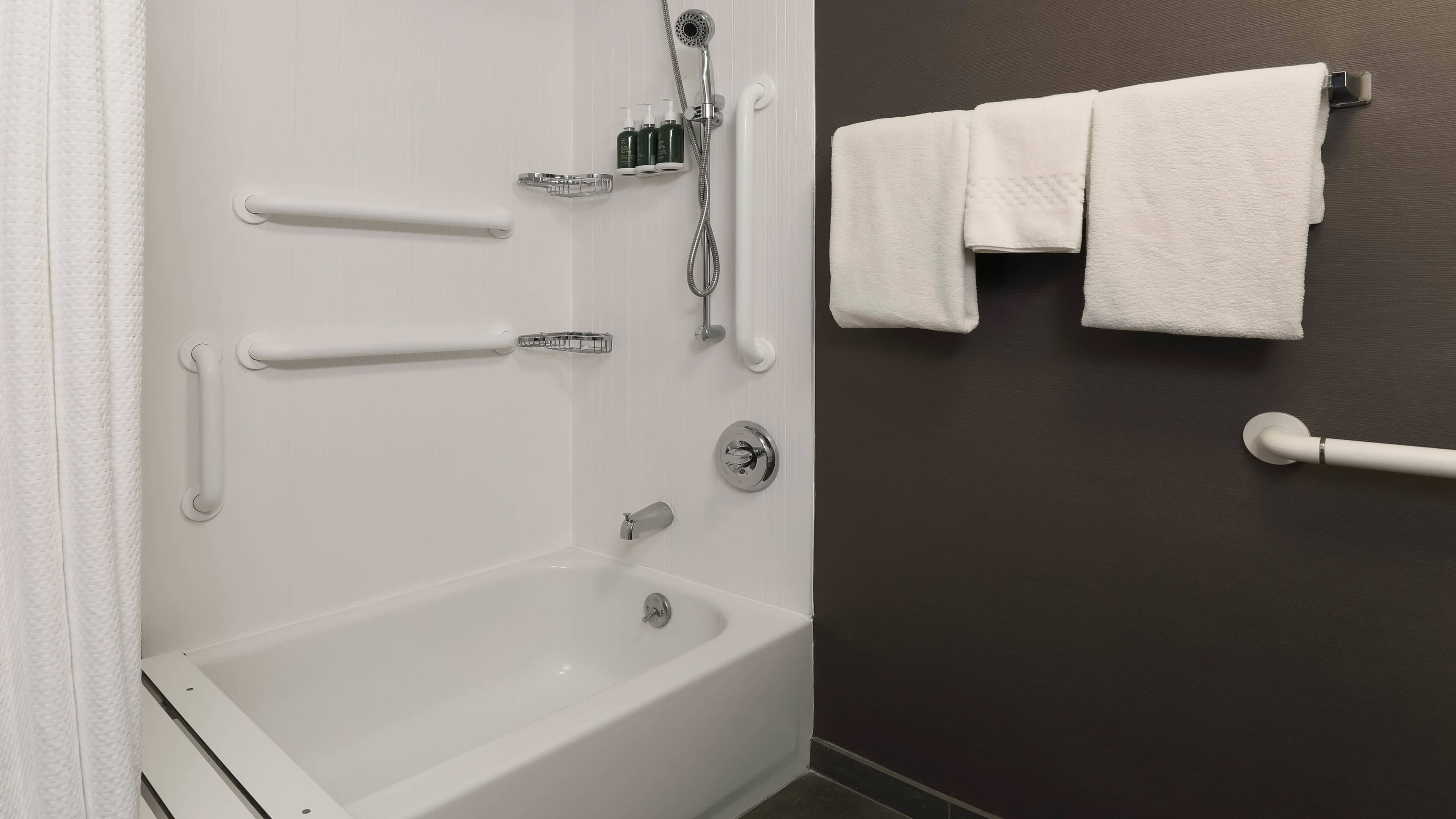 Two Double Beds - Image 5