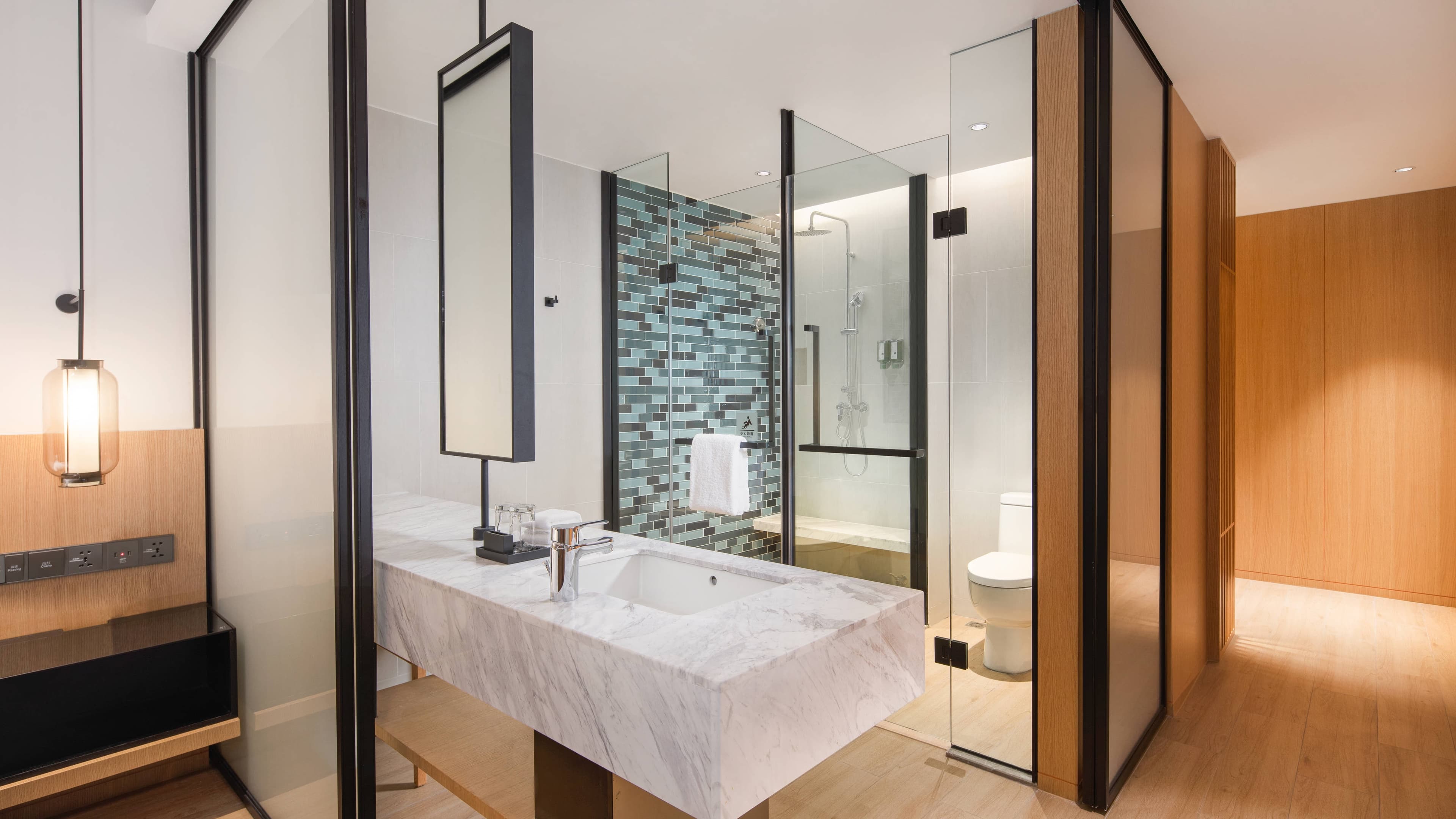 Deluxe Double Room - Image 3