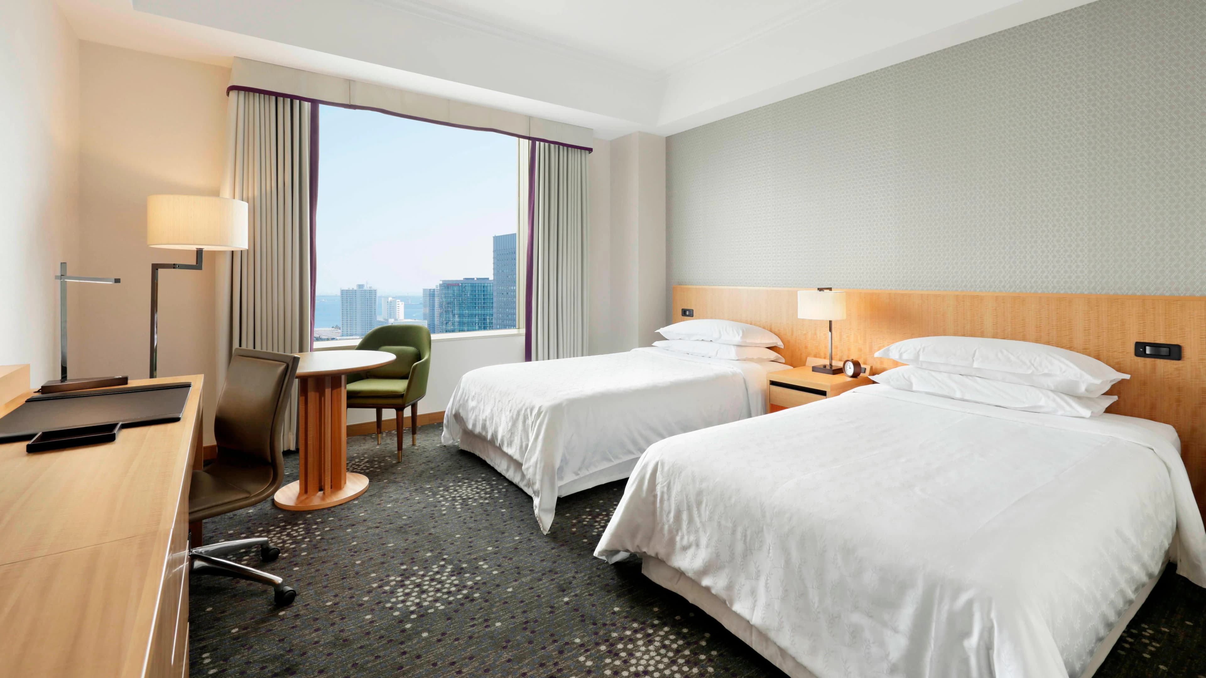 Yokohama Bay Sheraton Hotel & Towers - Image 2