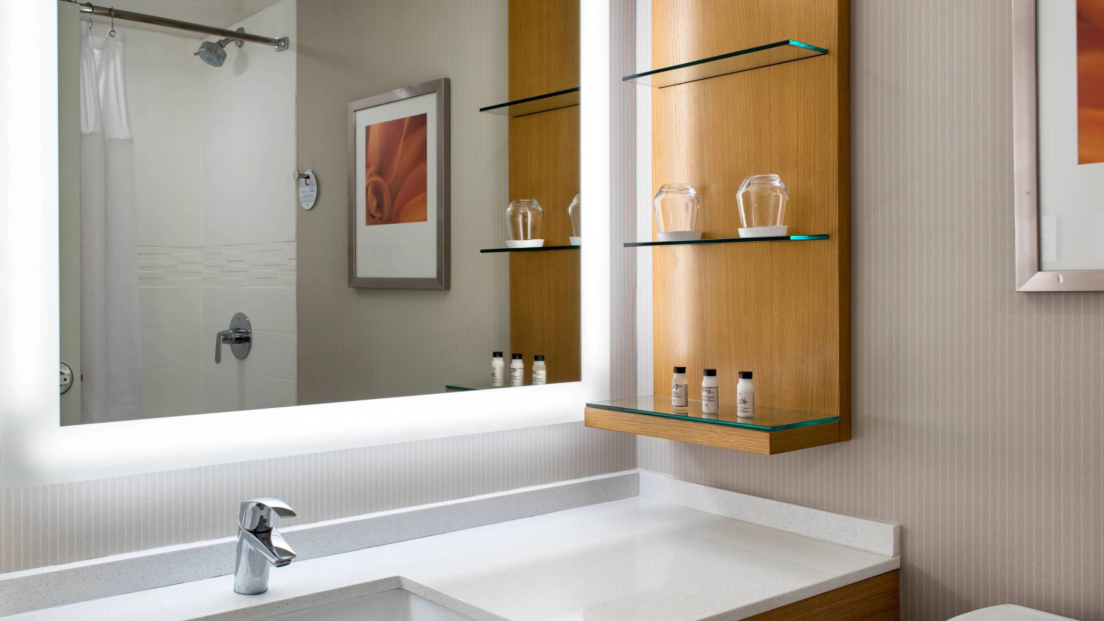 Delta Hotels Utica - Image 3