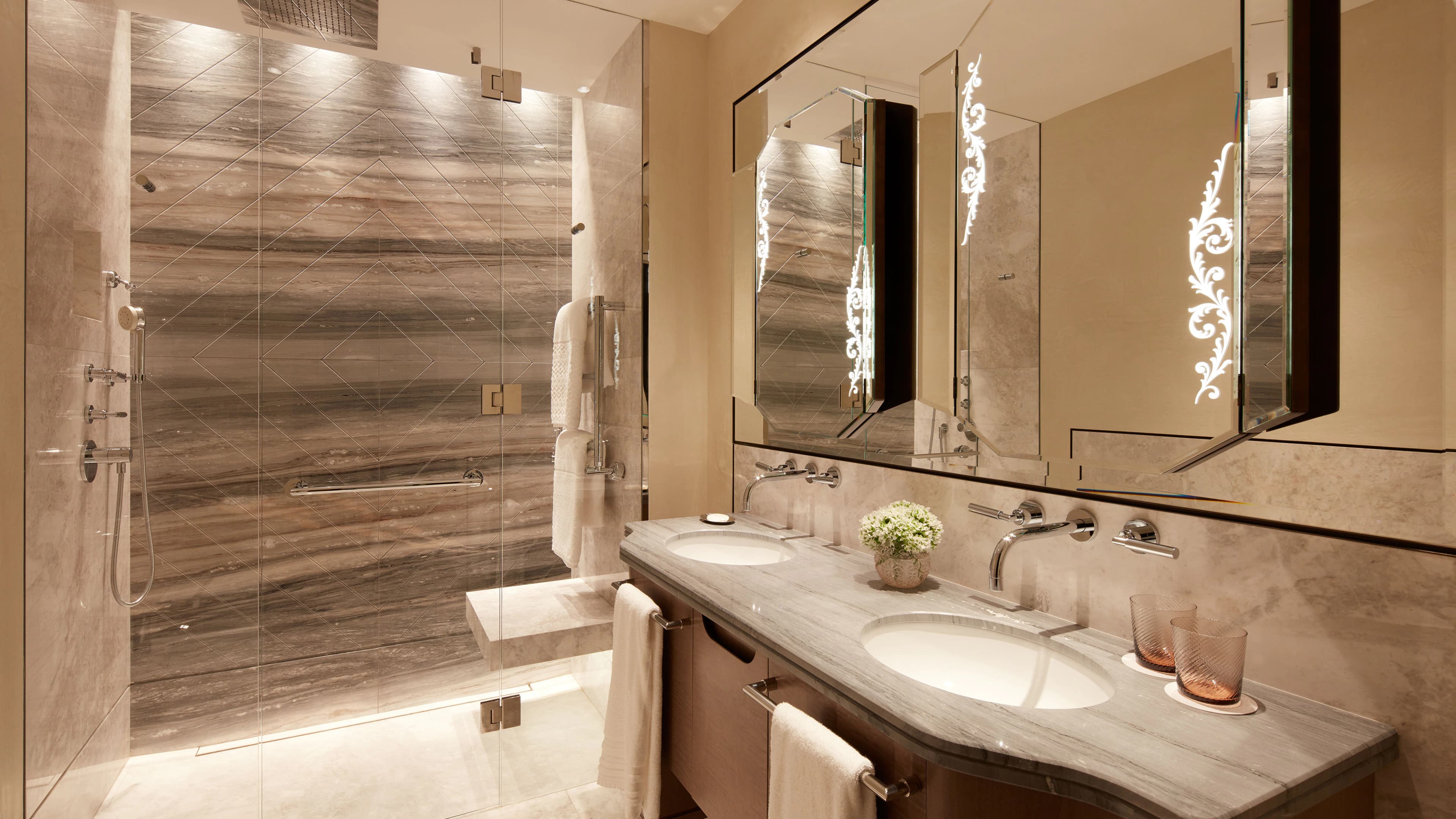 Partial Canal View Room - Image 6
