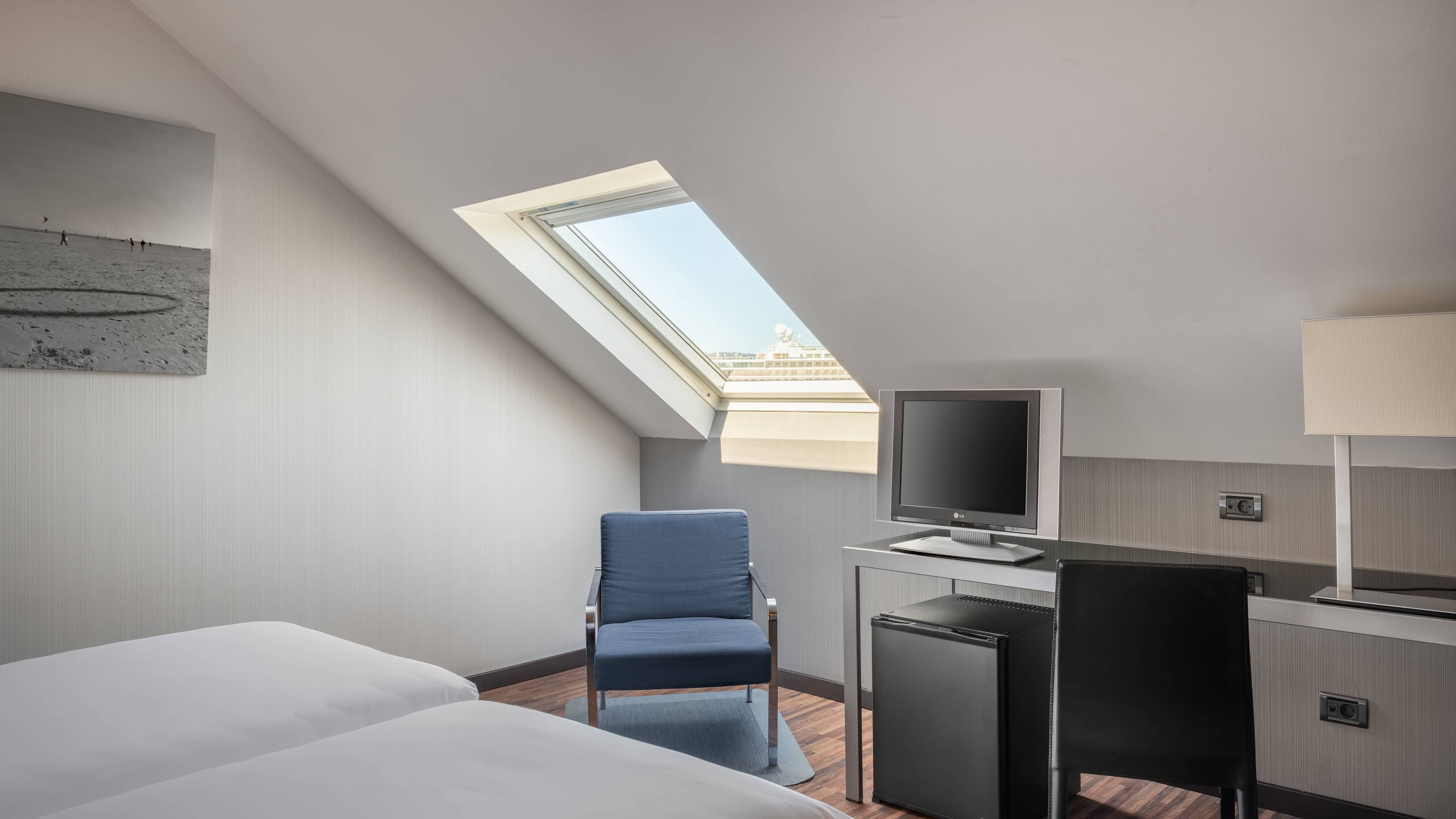 Standard Twin - Image 3