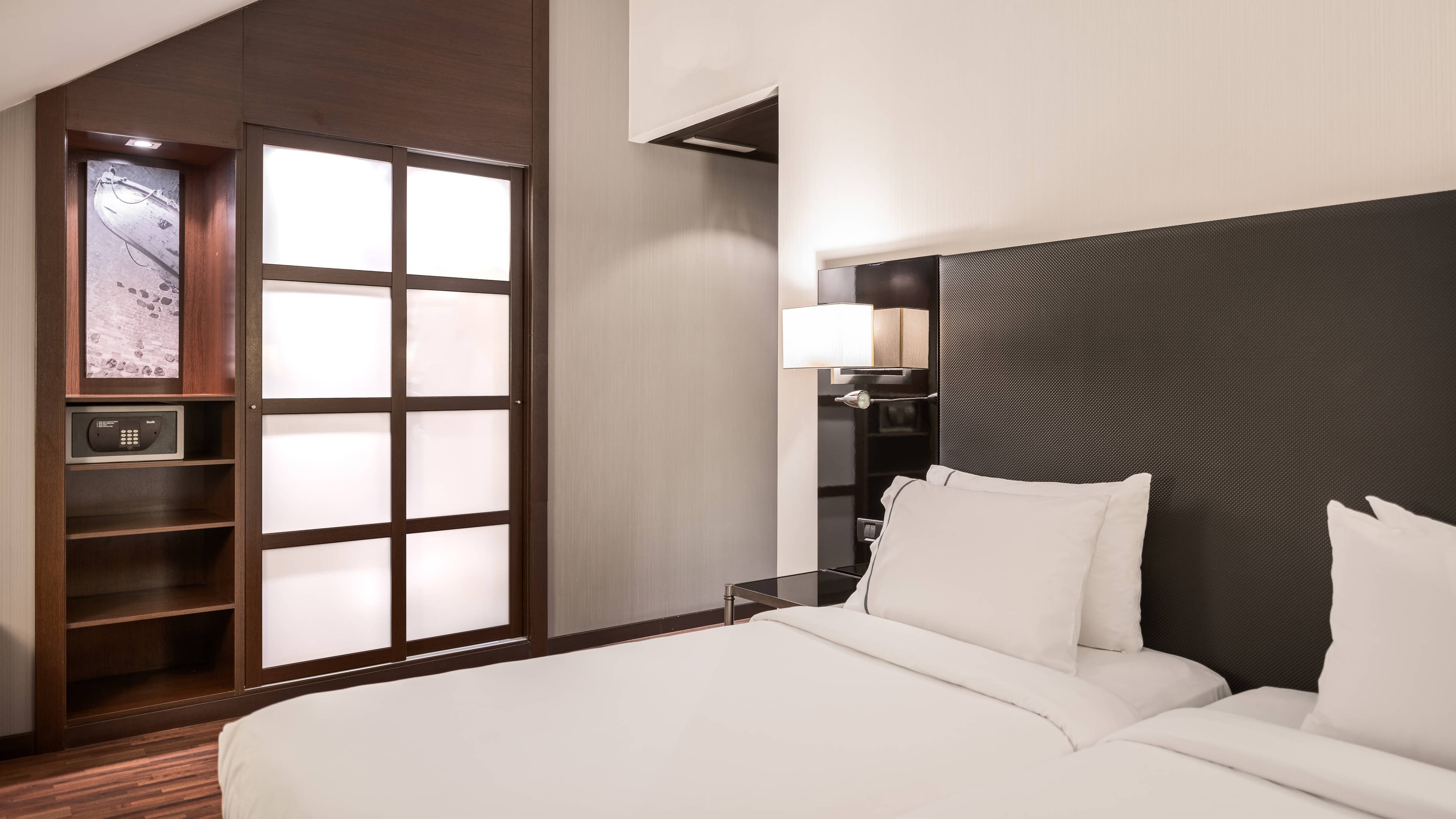 Standard Twin - Image 2