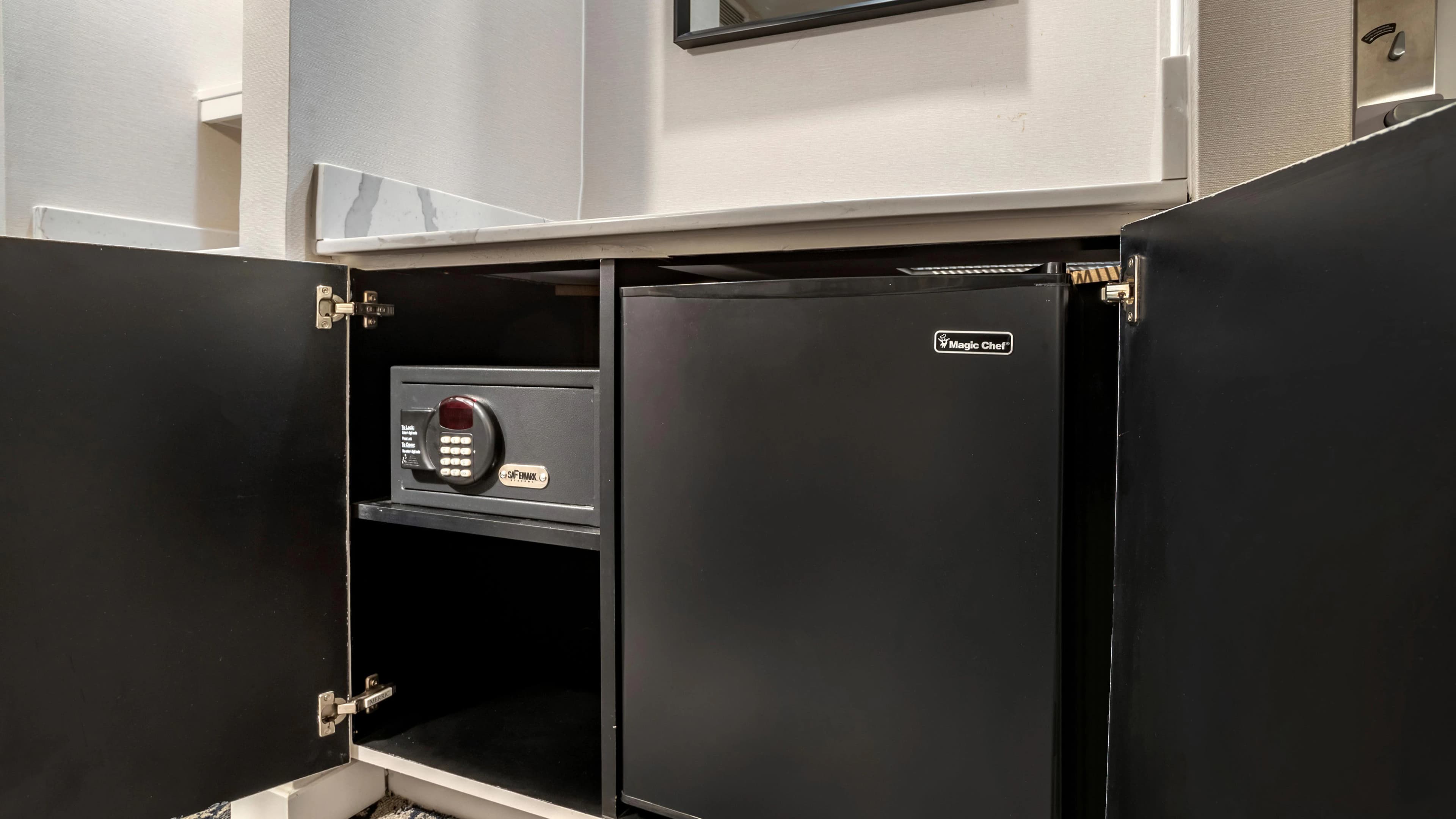 1 Bedroom Suite - Image 6
