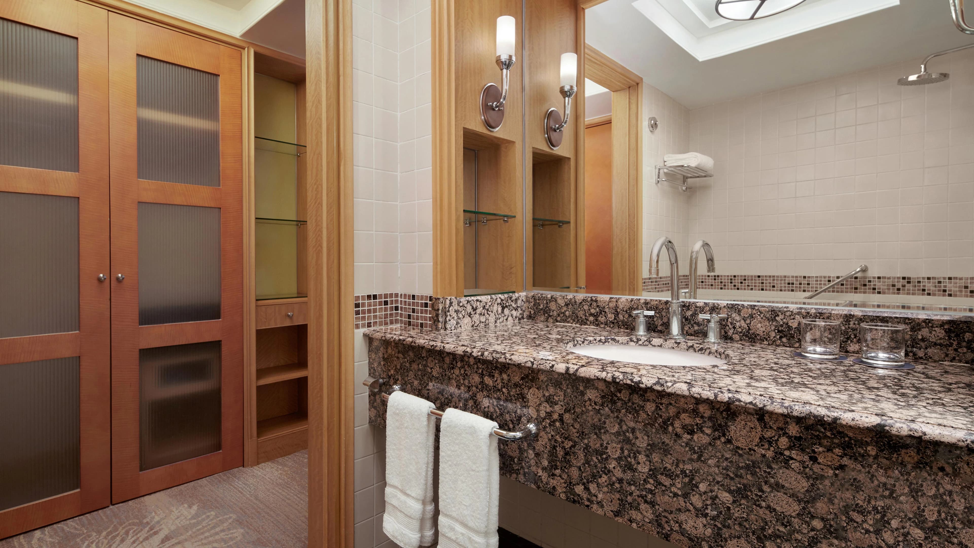 Sheraton Xi'an Hotel - Image 4