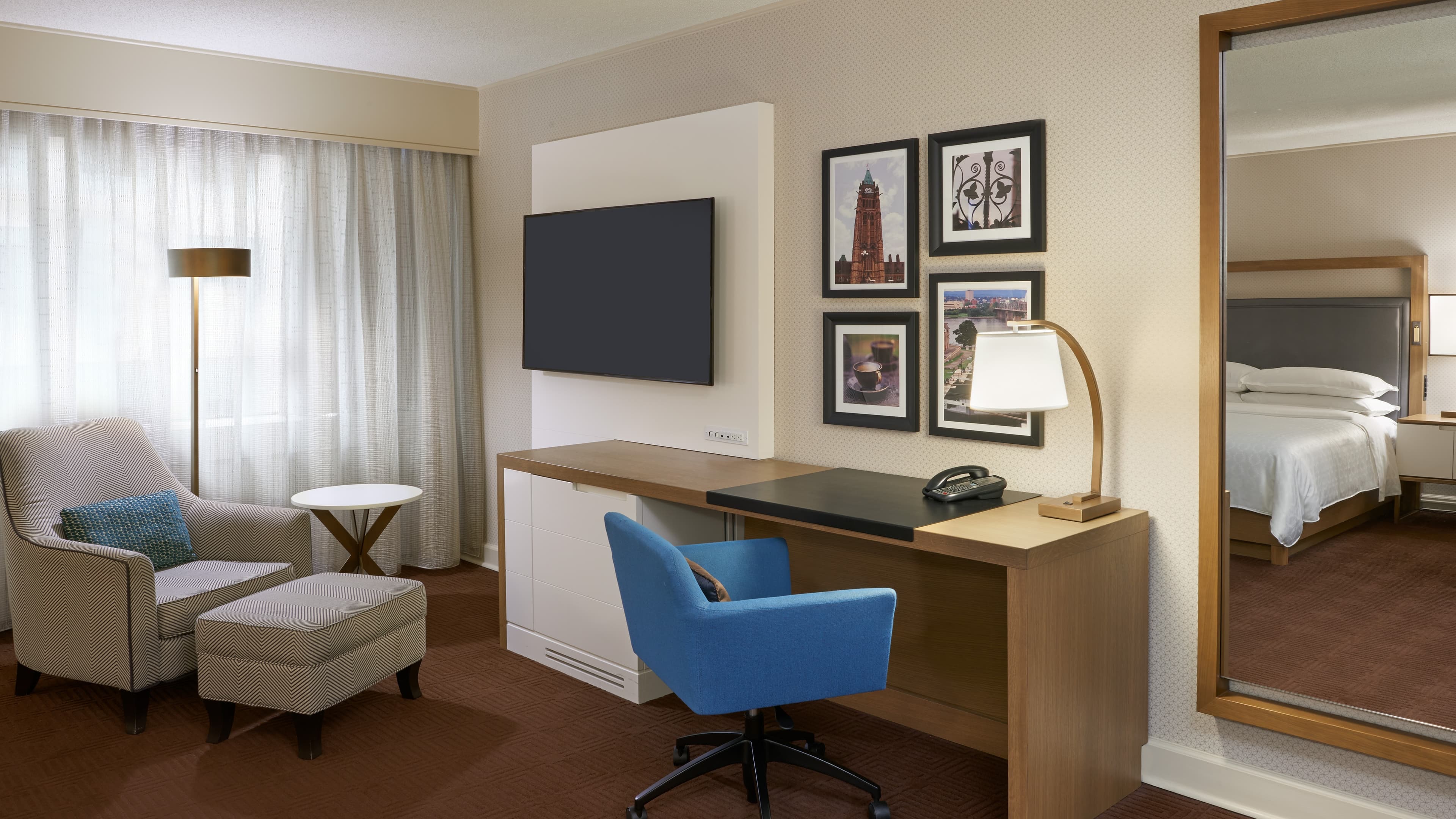 Sheraton Ottawa Hotel - Image 2